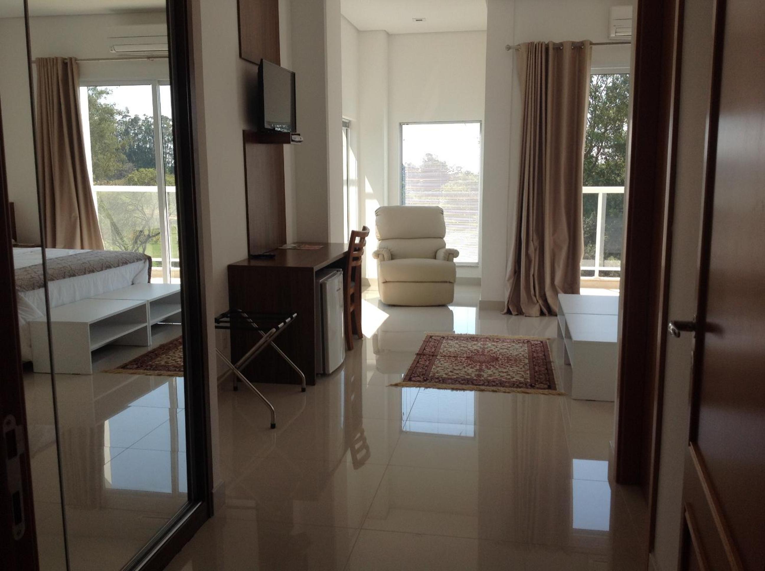 Queen Room with Balcony photo 2