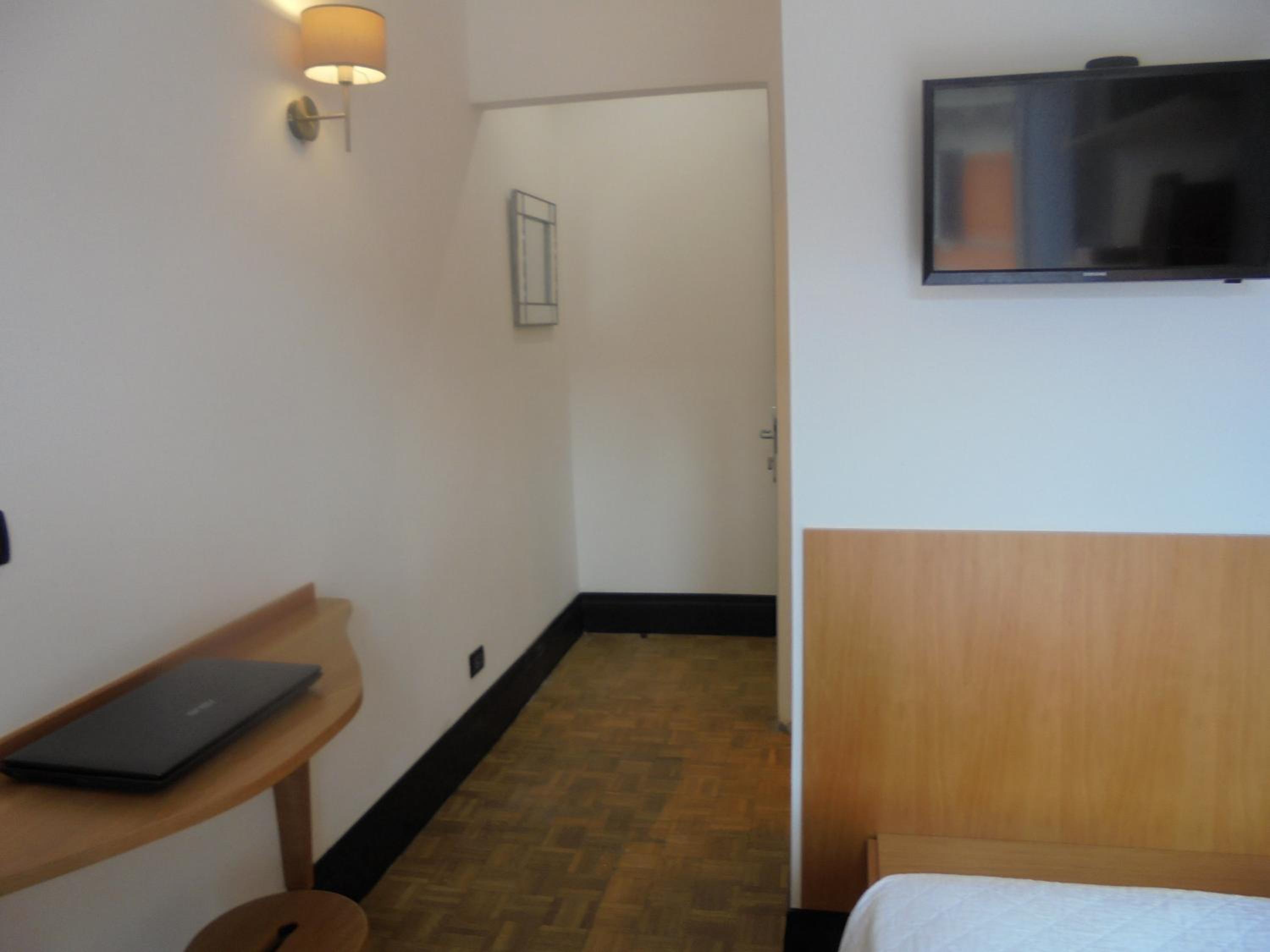 Small Single Room photo 3