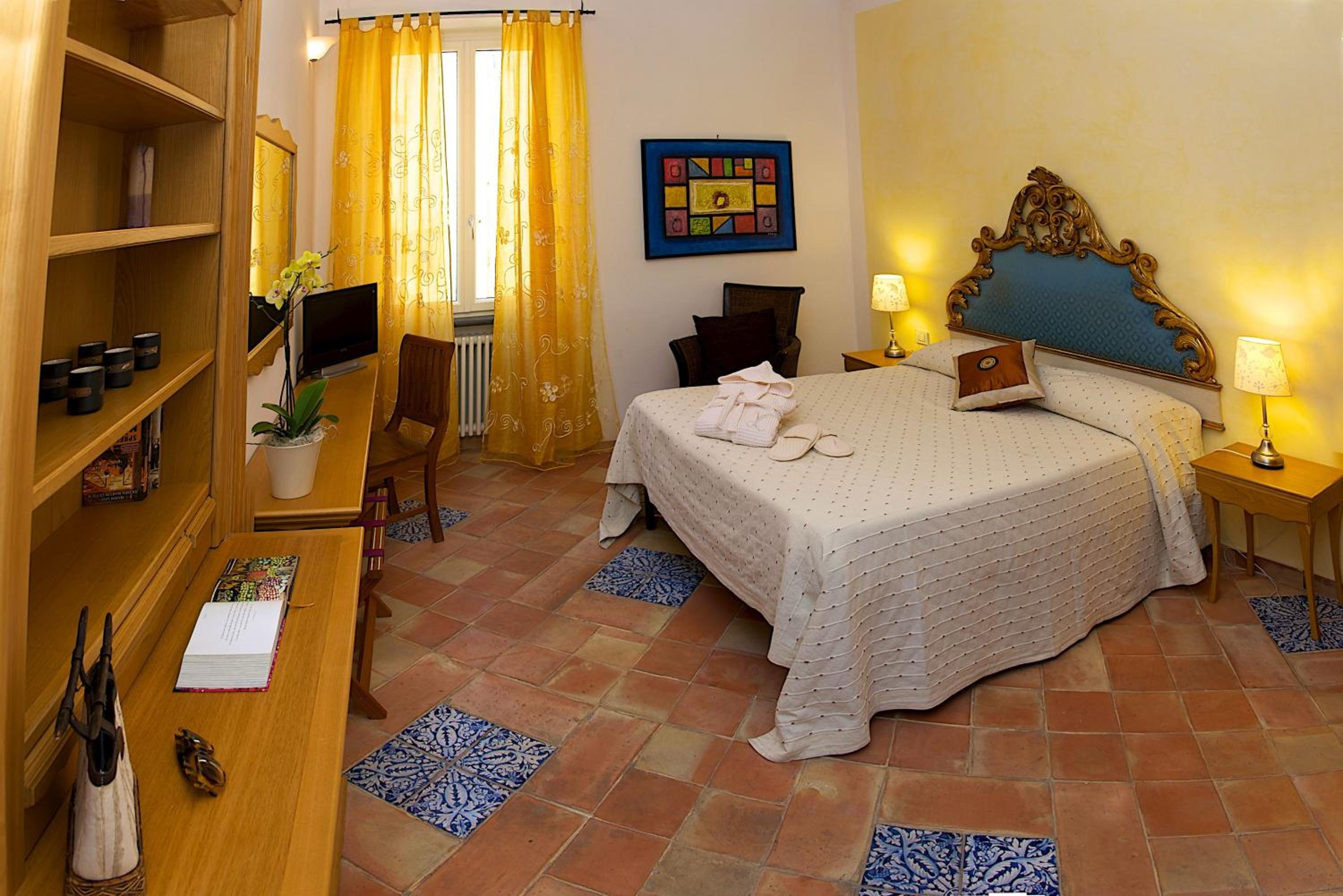 Classic Double Room