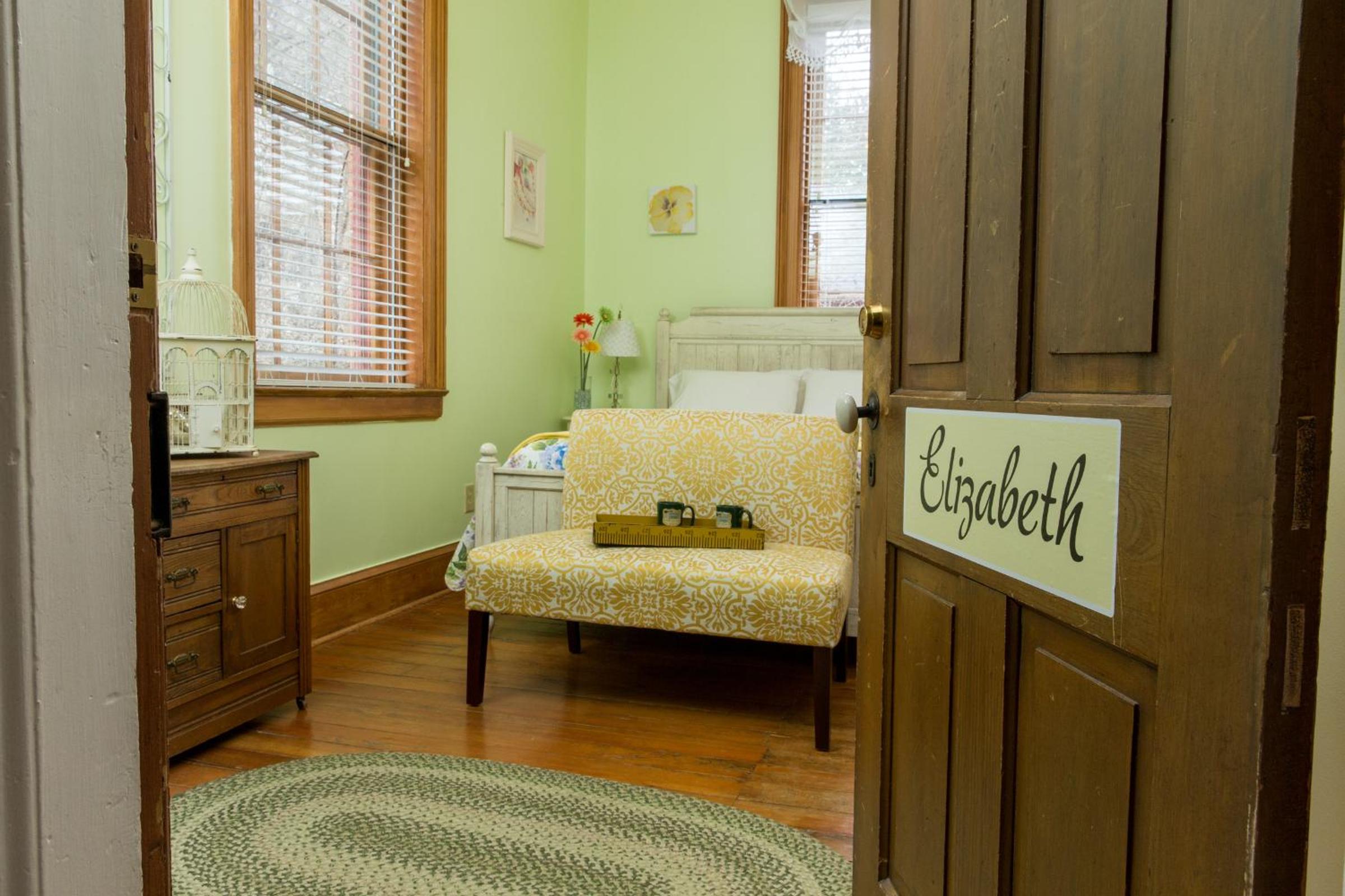Queen Room (Elizabeth) photo 2