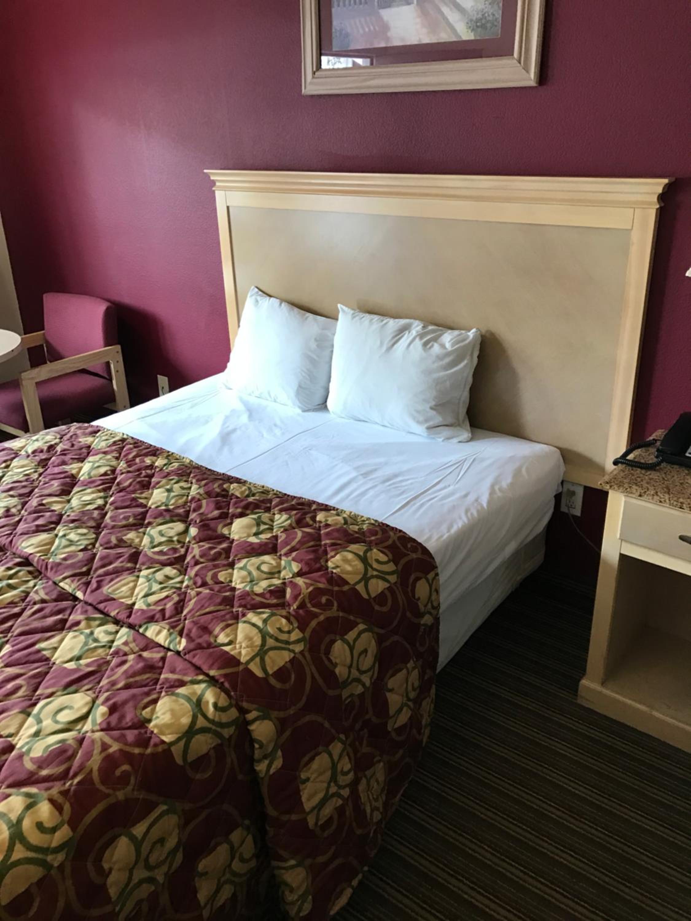 Standard King Room photo 2