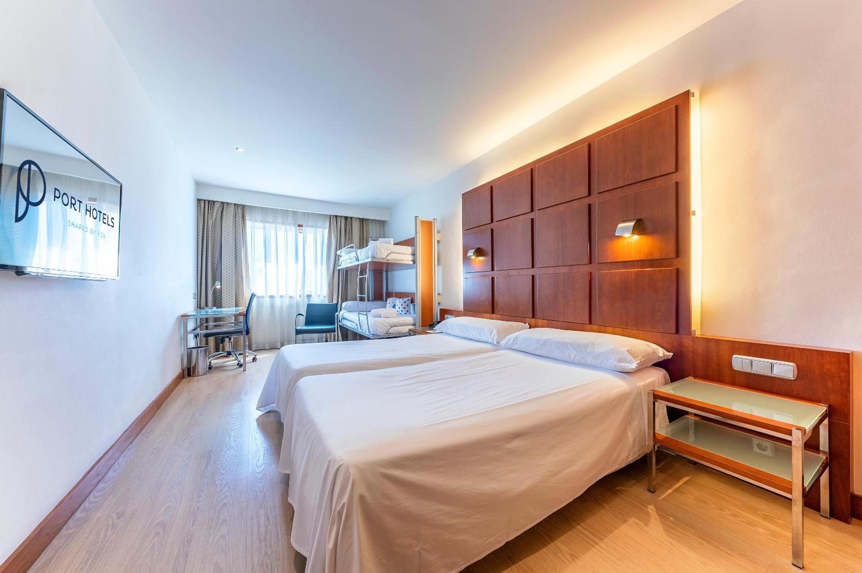 Grand Comfort Family Room with Airport Transfer (1 Adult + 1 Child)