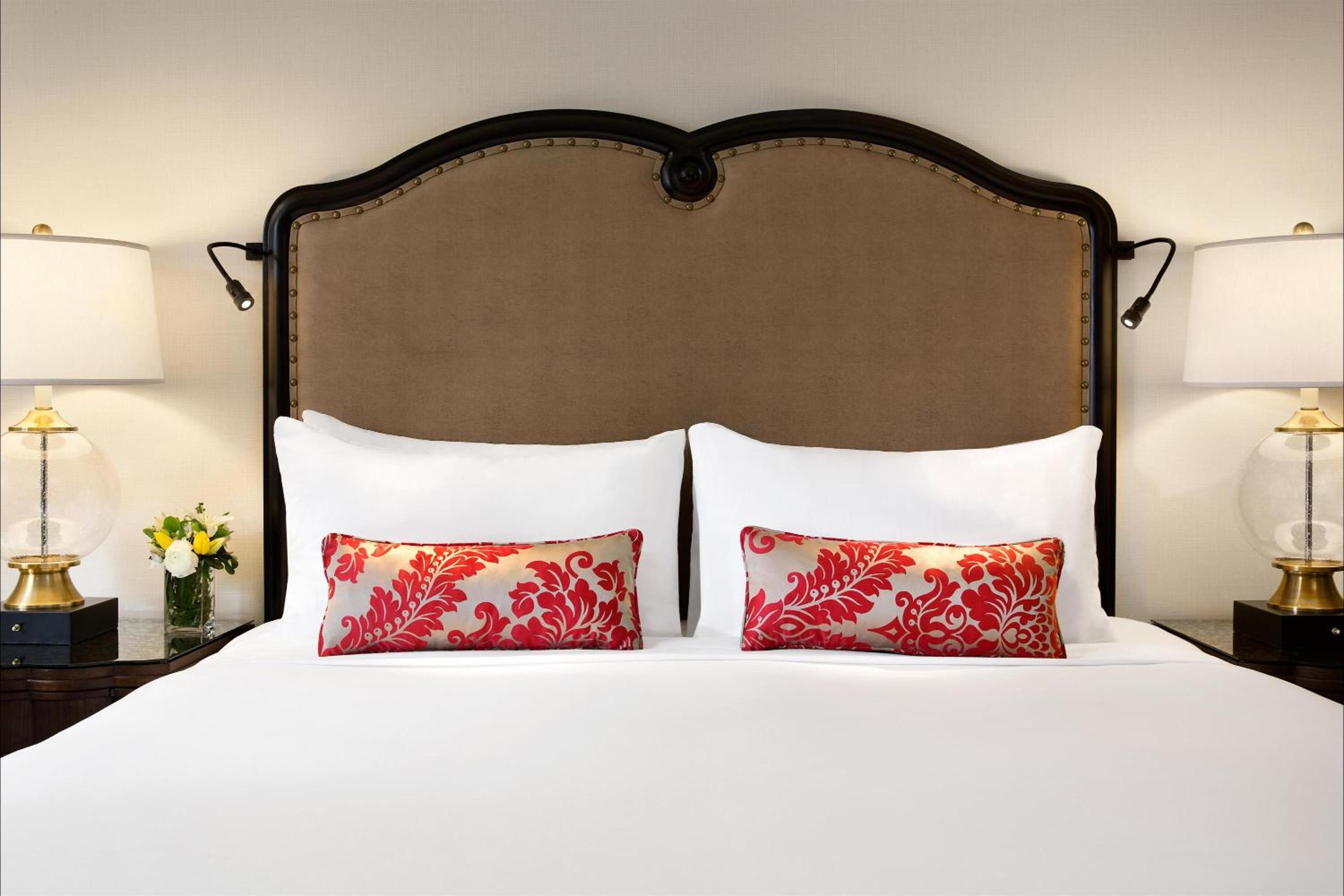 Fairmont Room with Lake View - Photo 2