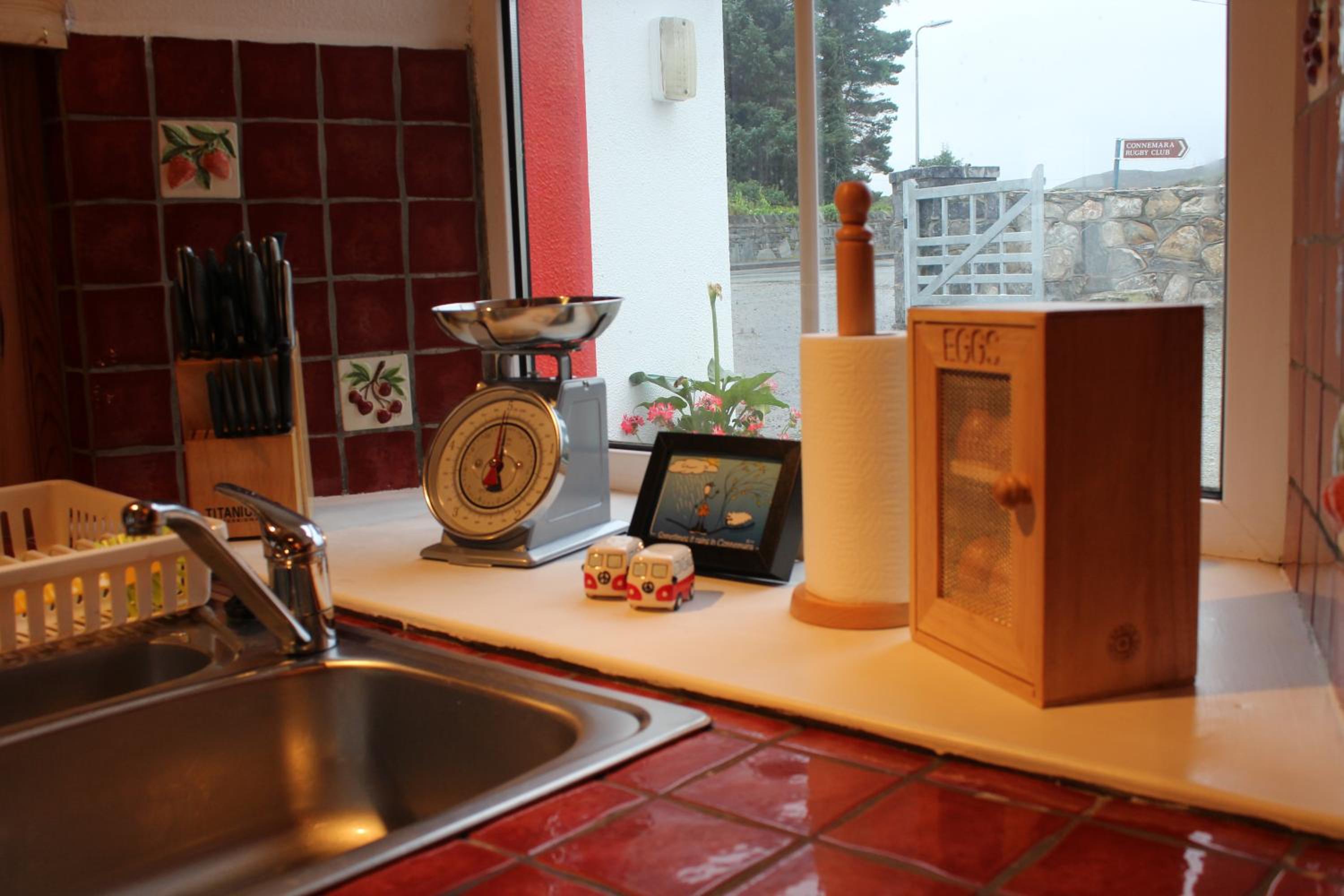 Two-Bedroom House - Photo 22