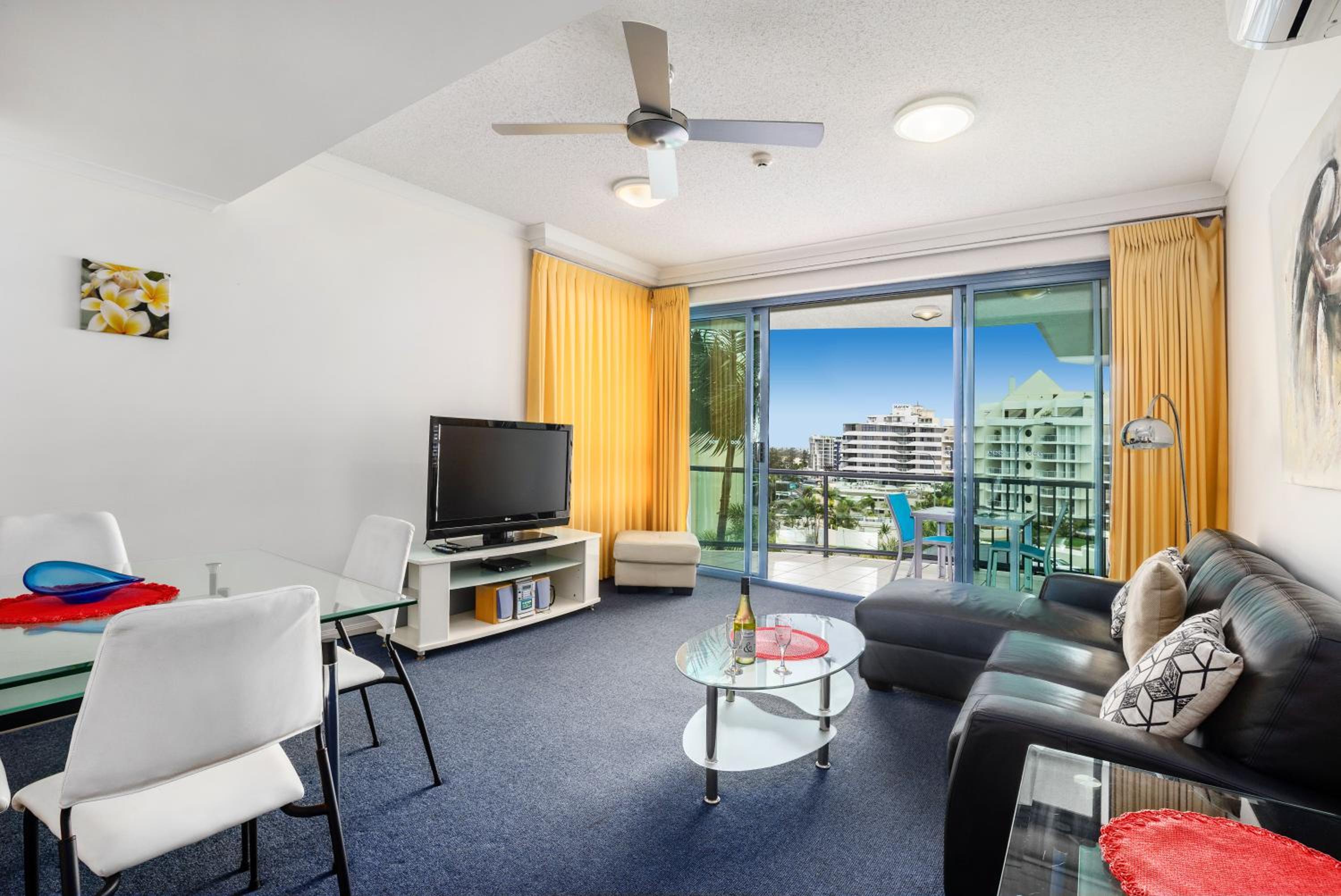 One-Bedroom Apartment - Photo 1