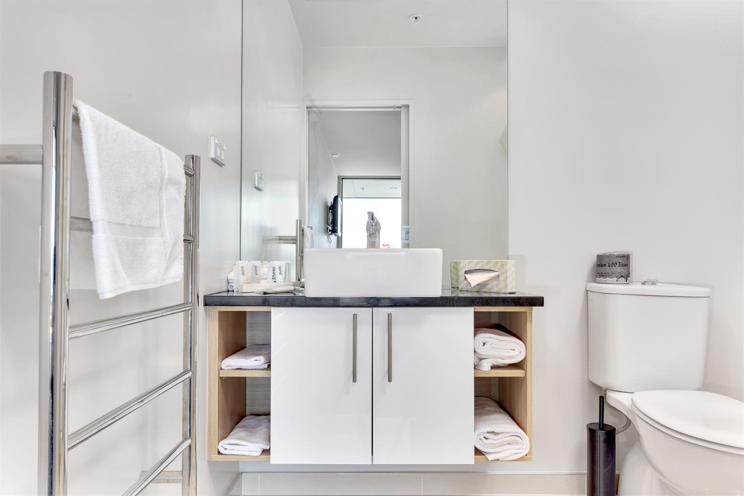One-Bedroom Executive Suite  - Photo 6