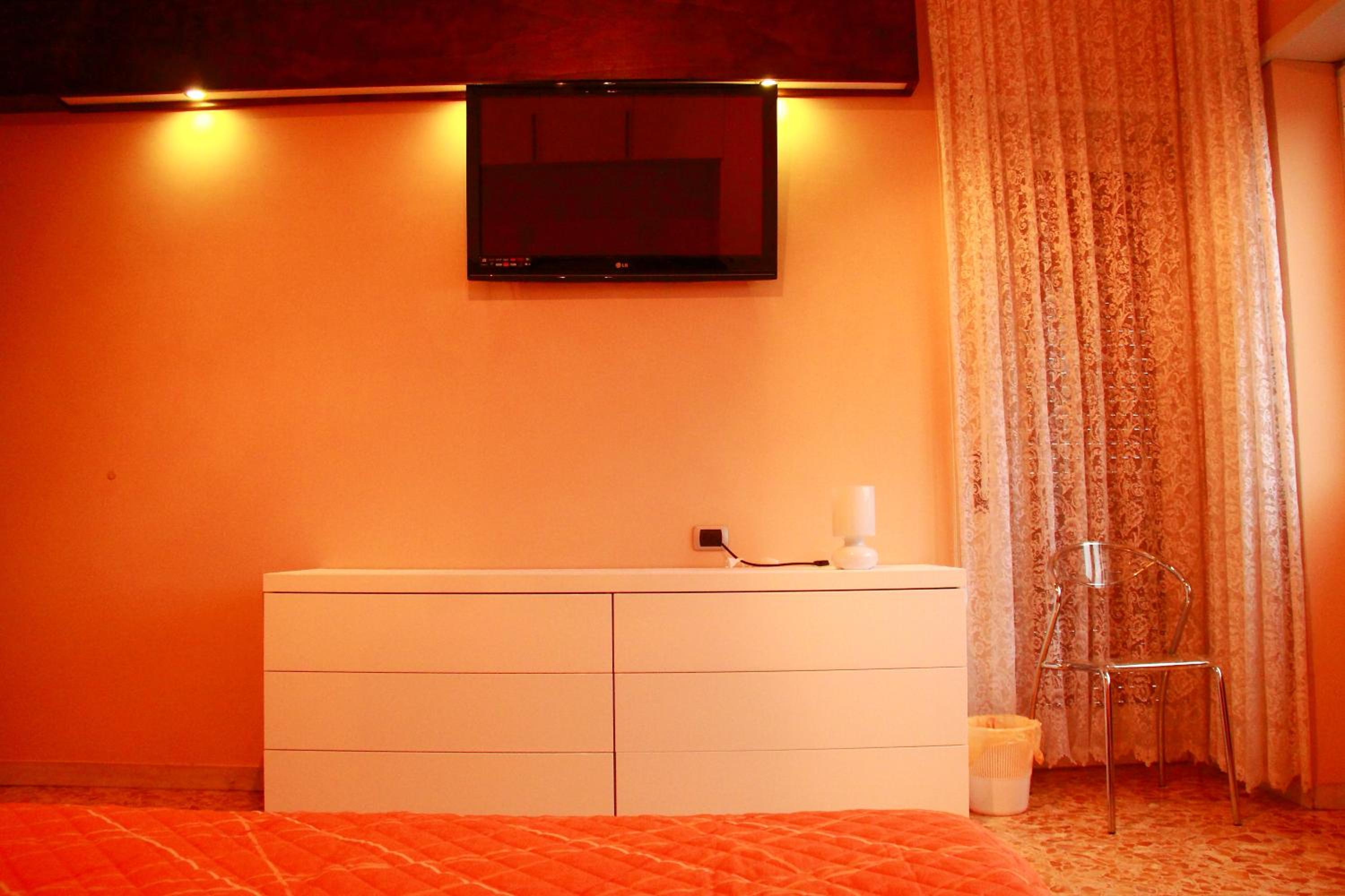 Double Or Twin Room With Shared Bathroom photo 2