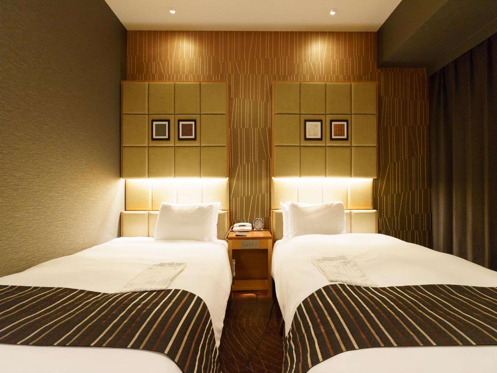 Twin Room - Non-Smoking - Photo 5