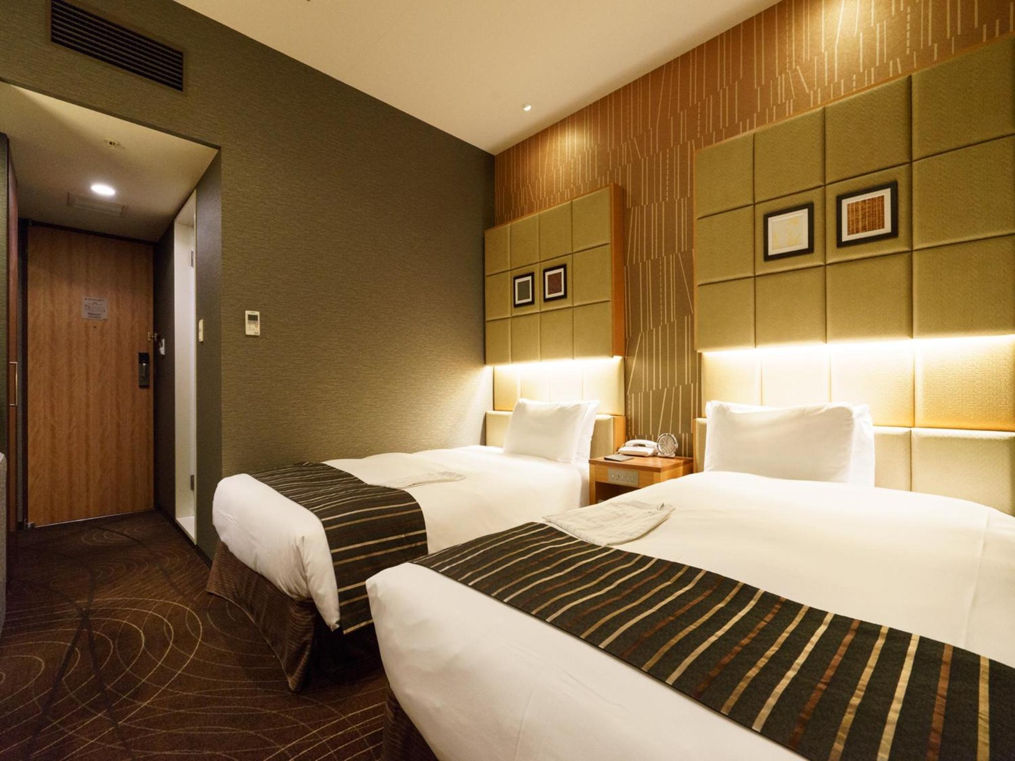Twin Room - Non-Smoking - Photo 3