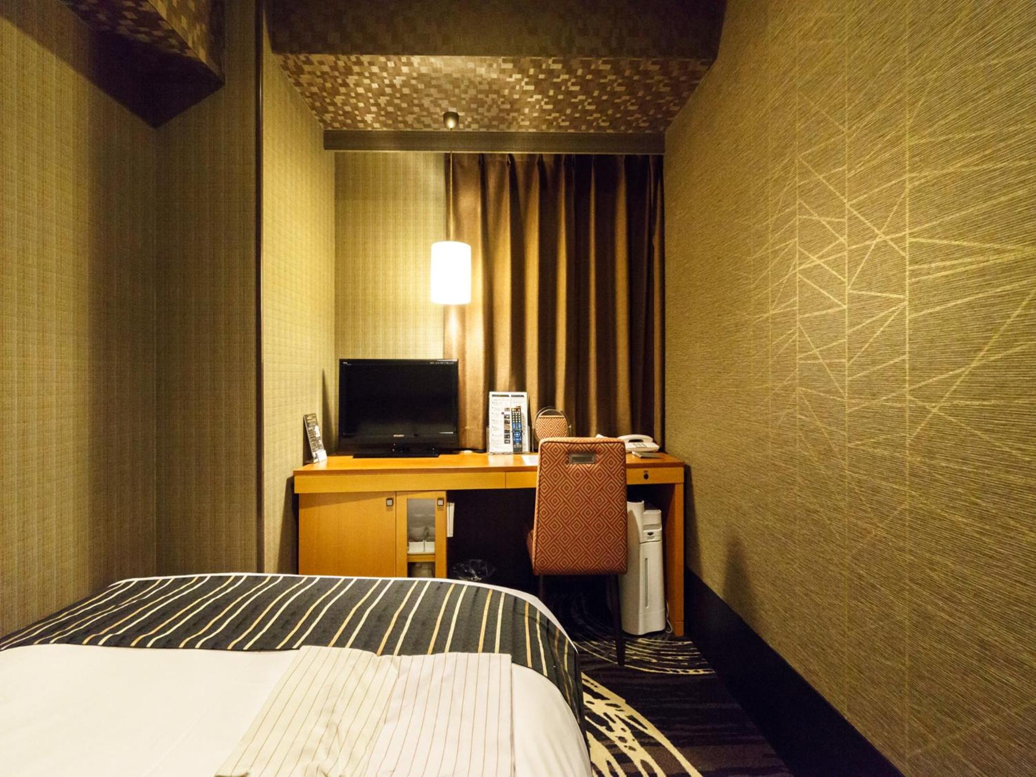 Single Room - Non-Smoking photo 2