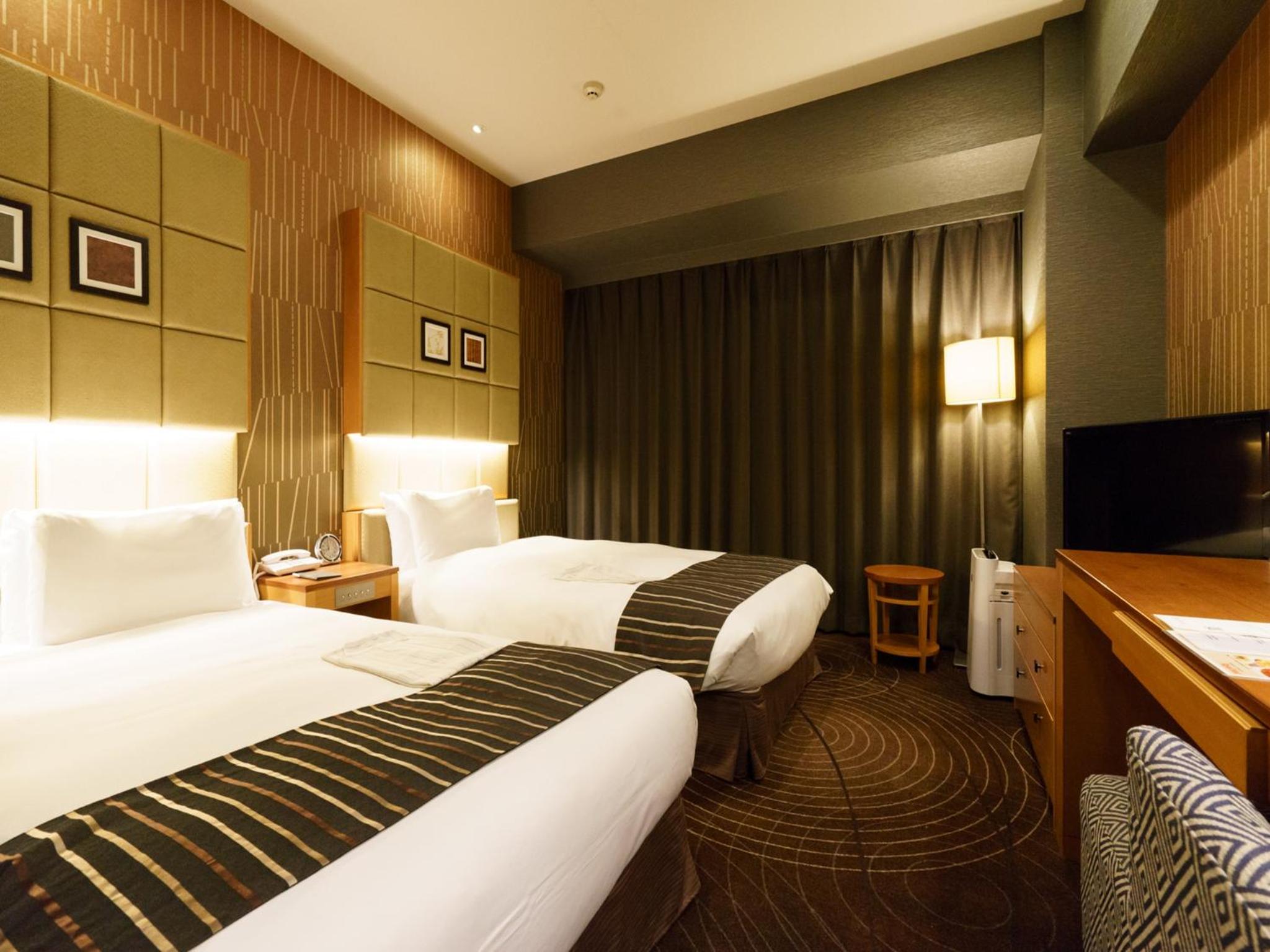 Twin Room - Non-Smoking - Photo 1