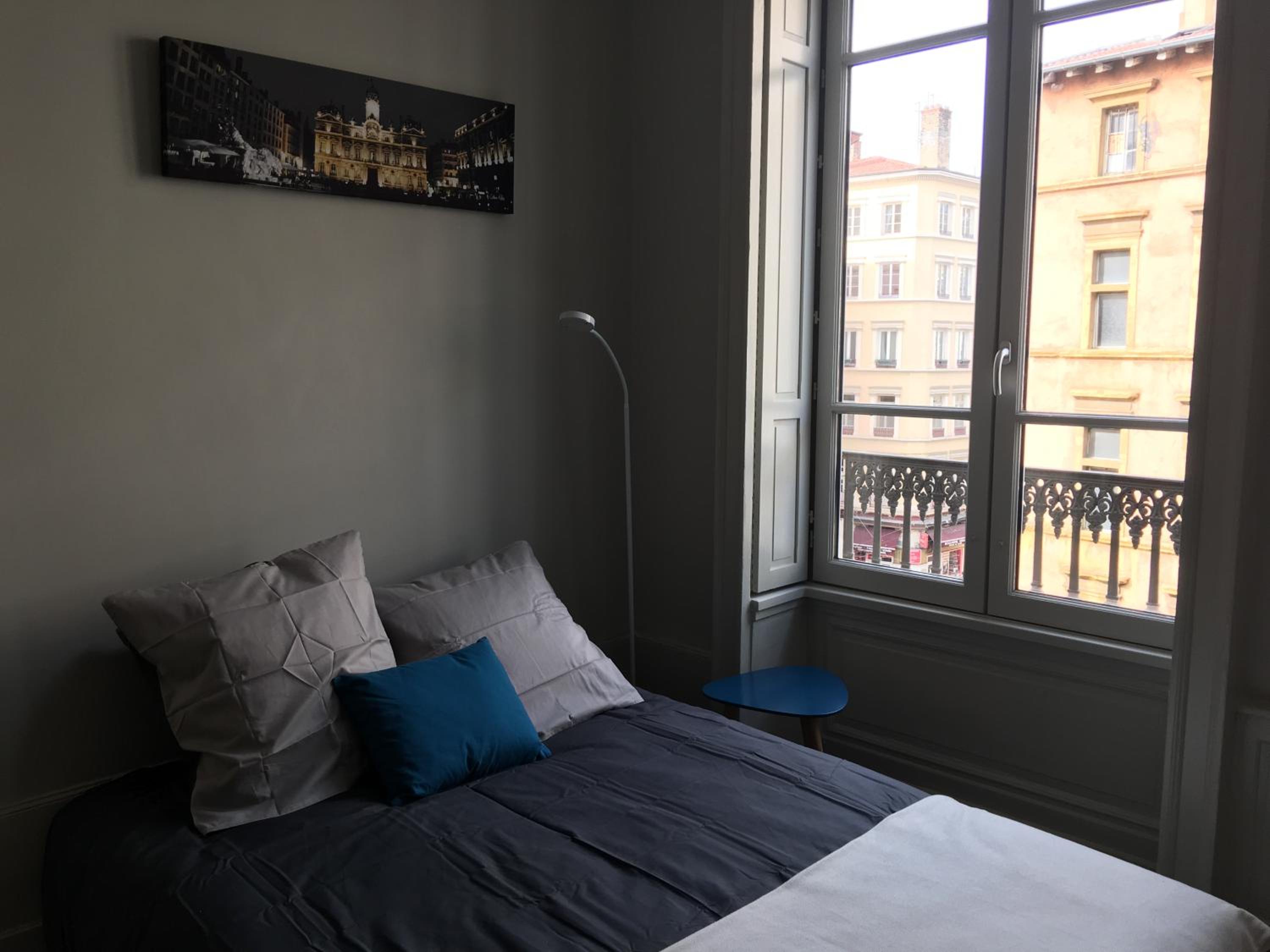 One-Bedroom Apartment - Photo 4