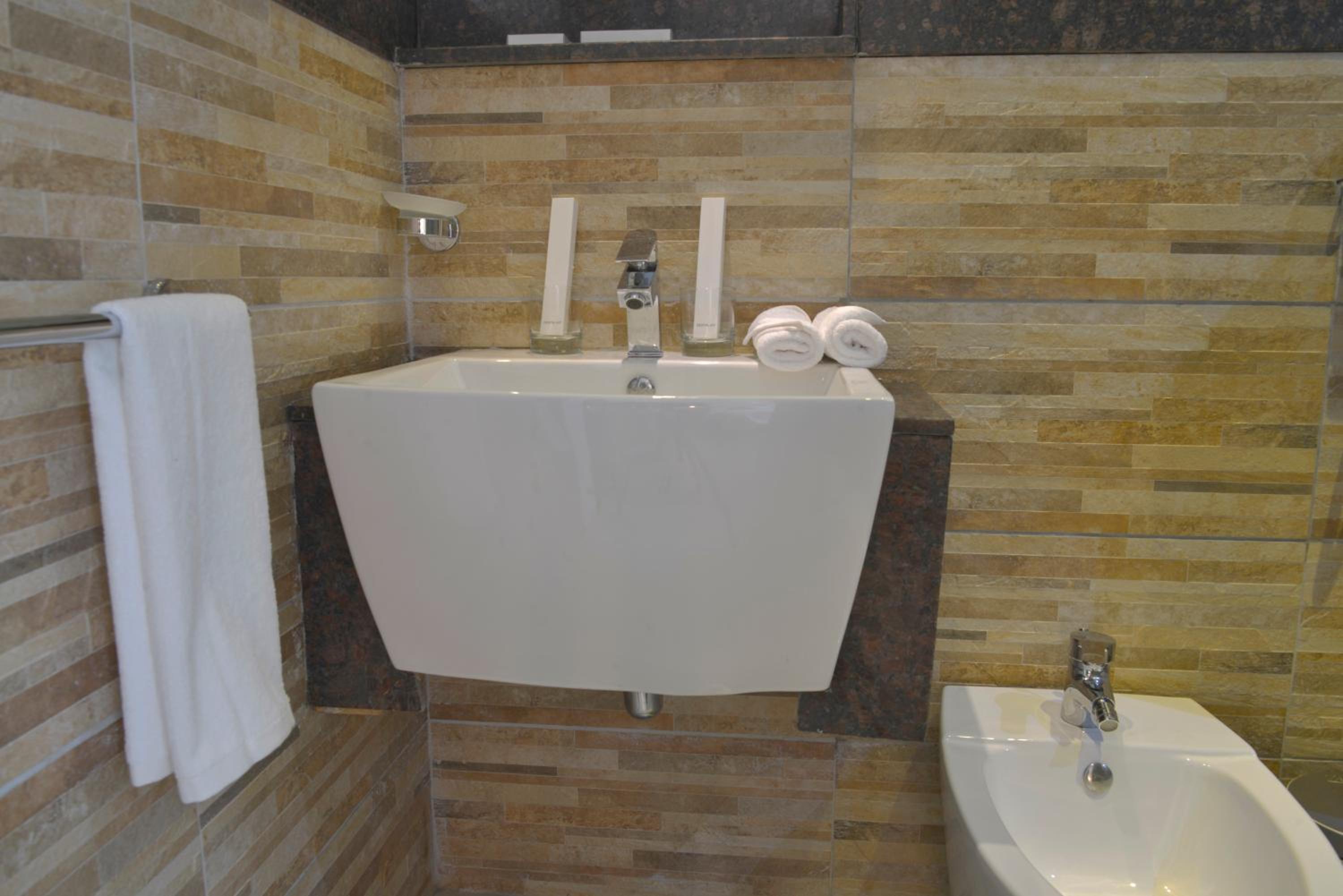 Superior Double or Twin Room photo 3