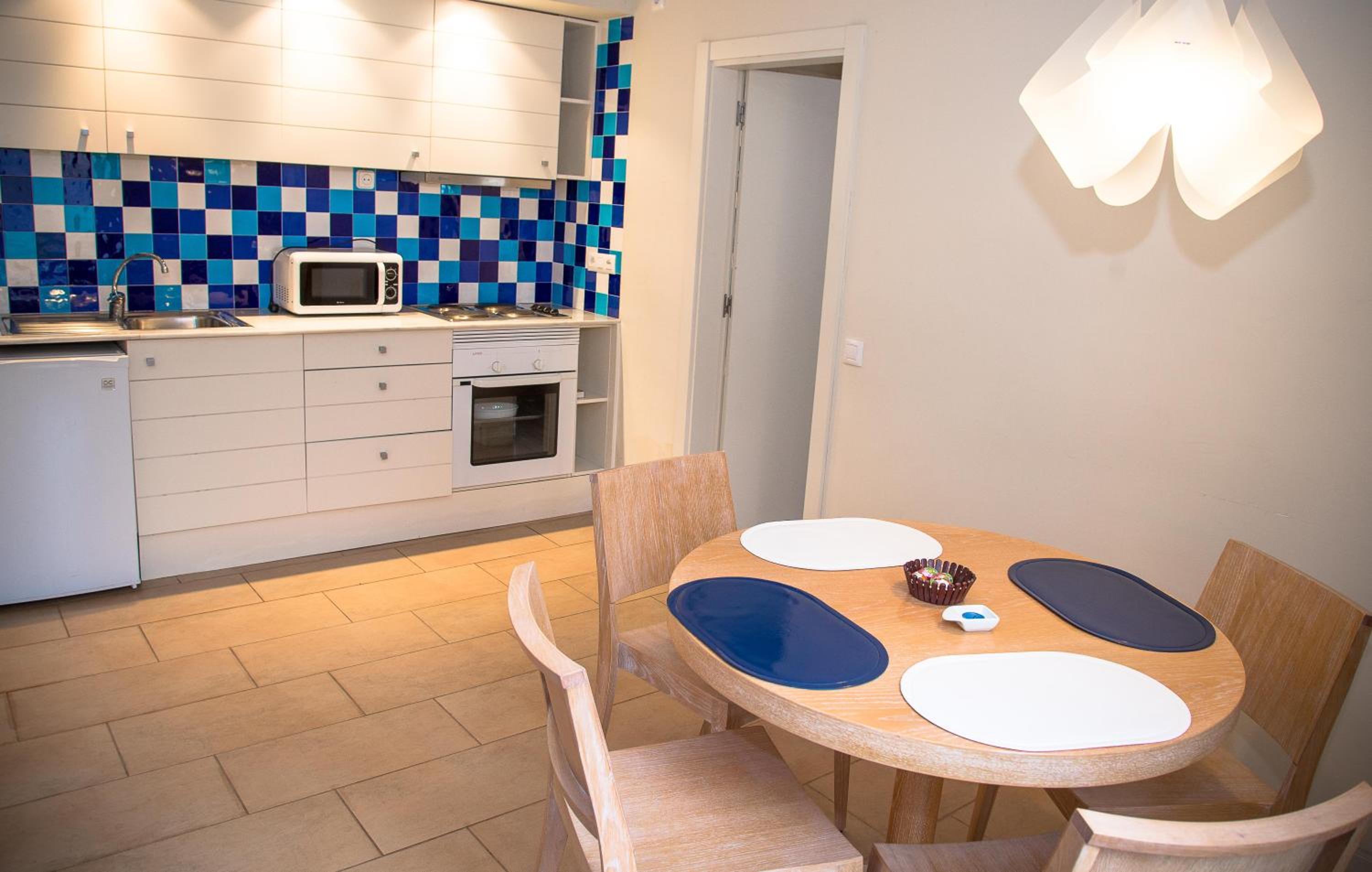 One-Bedroom Apartment with Private Garden photo 3