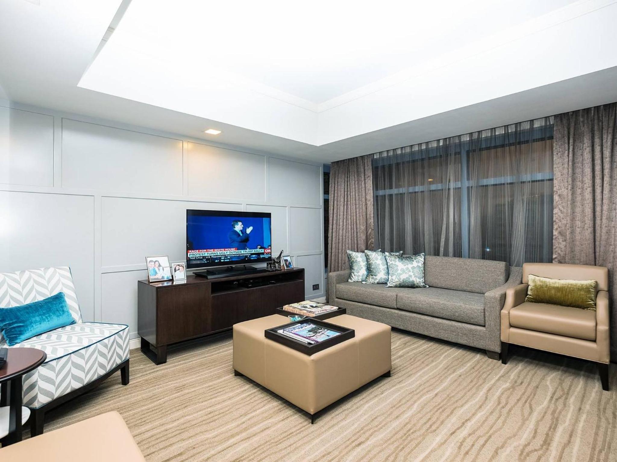 Two-Bedroom Deluxe Suite - Photo 3