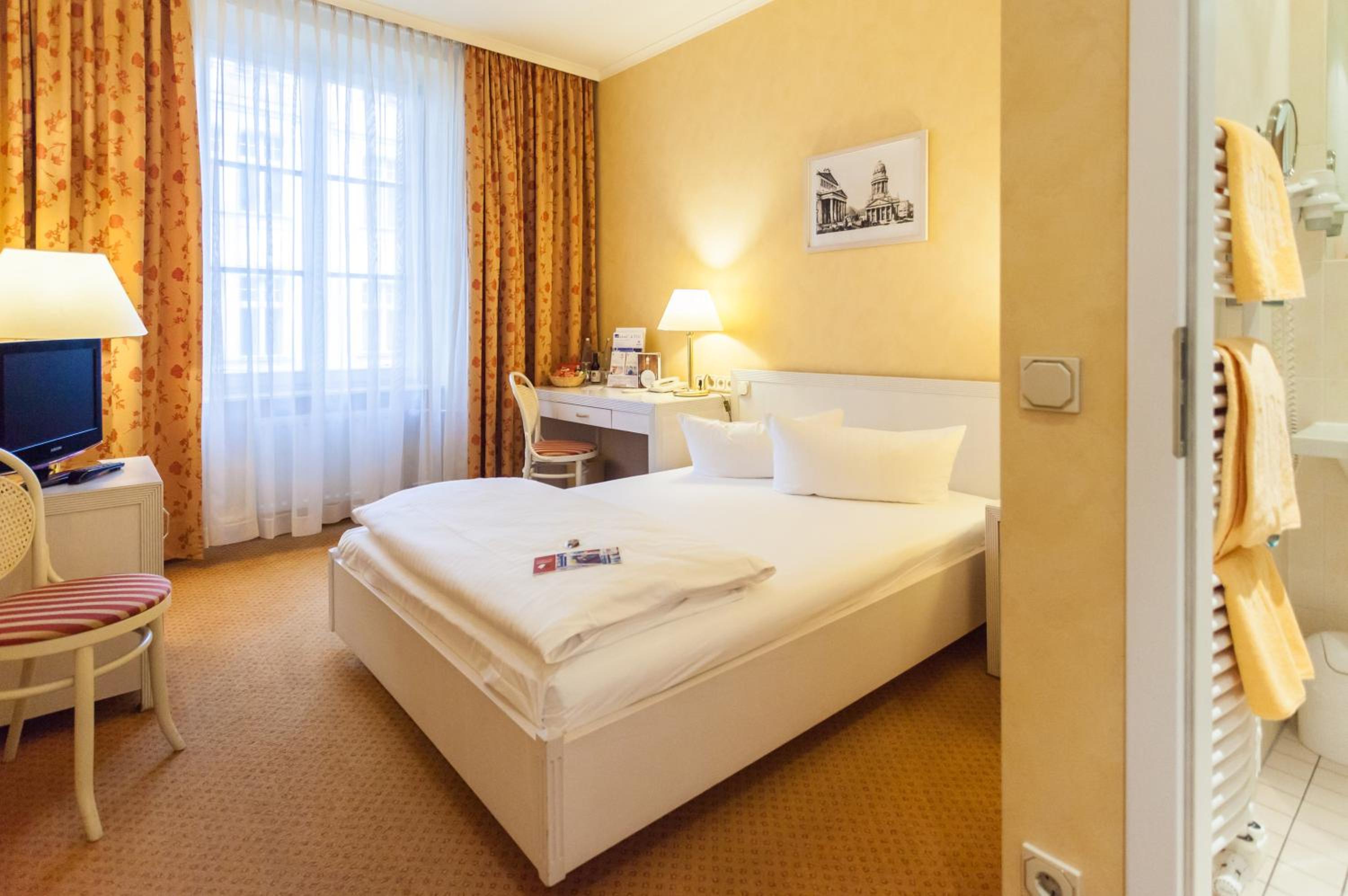 Single Room photo 2