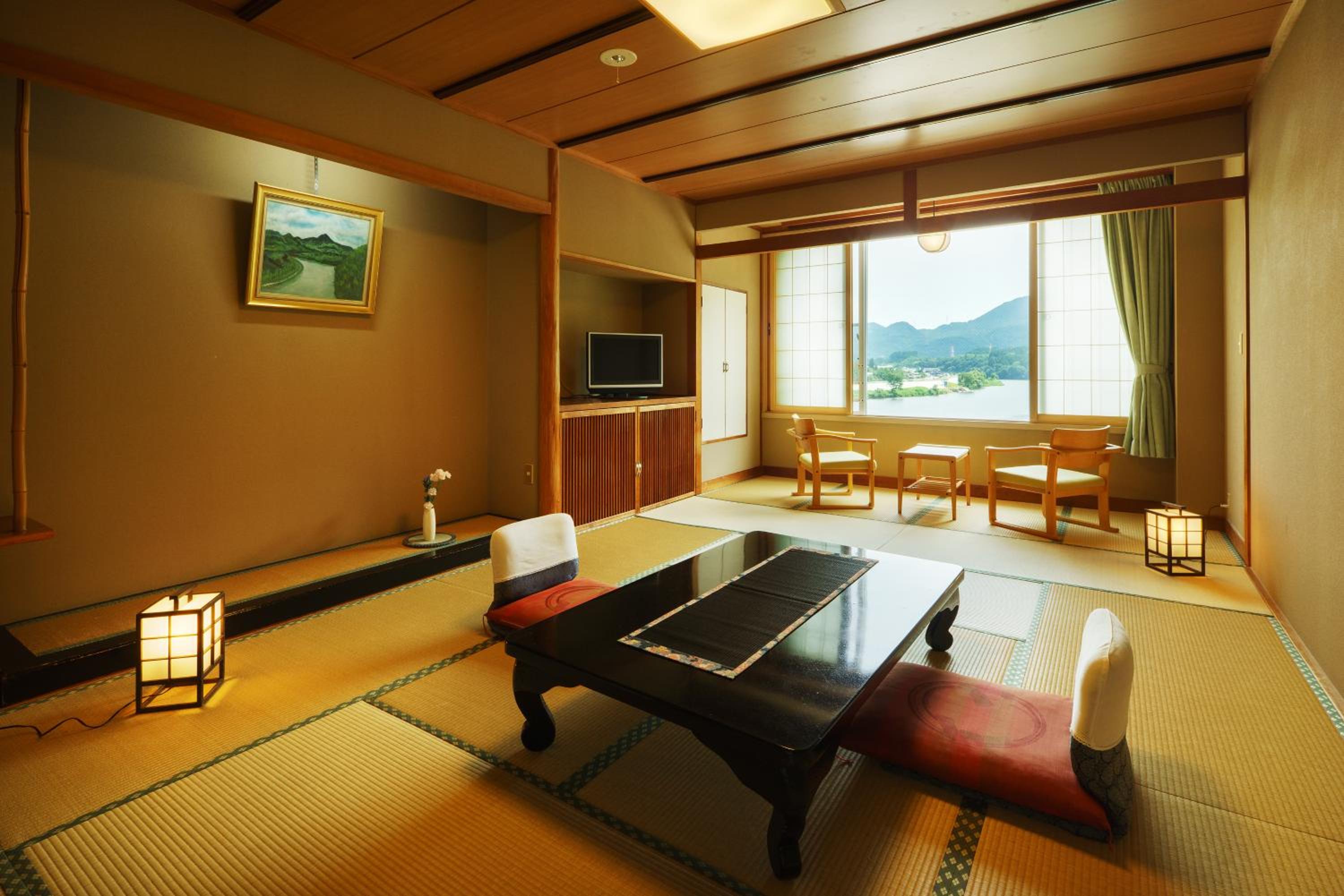 Japanese-Style Room With Shared Bathroom - Photo 1