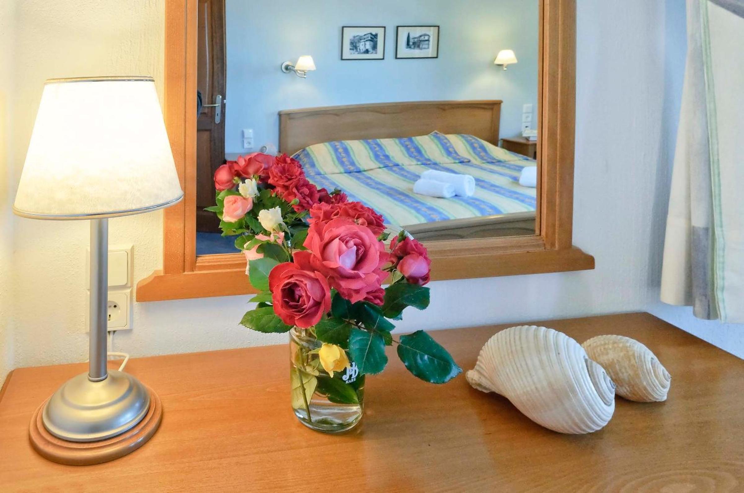 One-Bedroom Family Apartment with Sea View - Photo 1