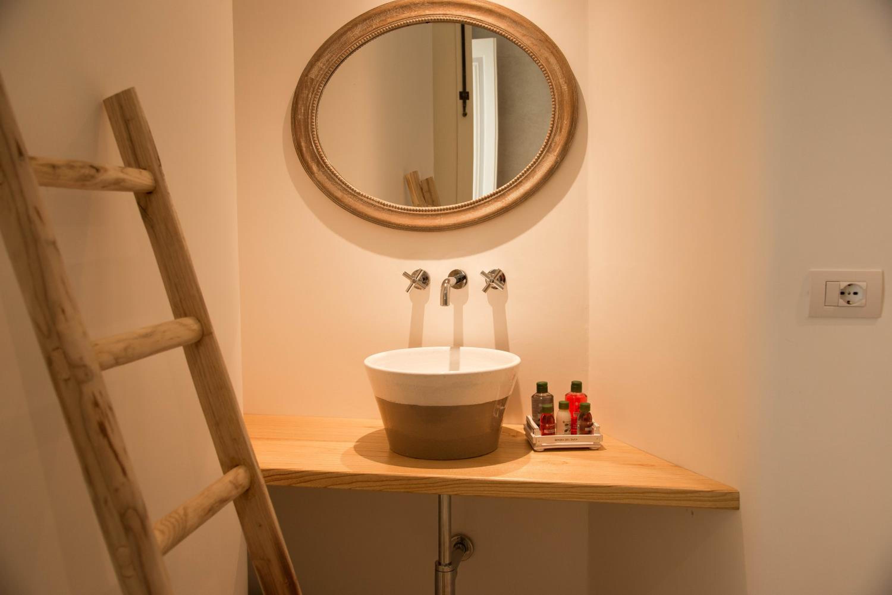 Deluxe Queen Room photo 3