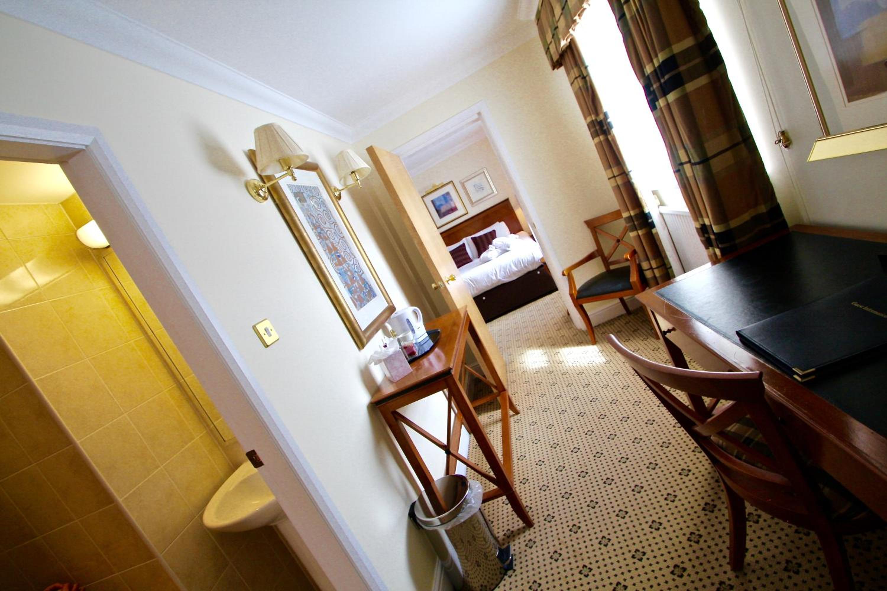 Deluxe Suite (Inc FREE PARKING, POOL & GYM) - Photo 6