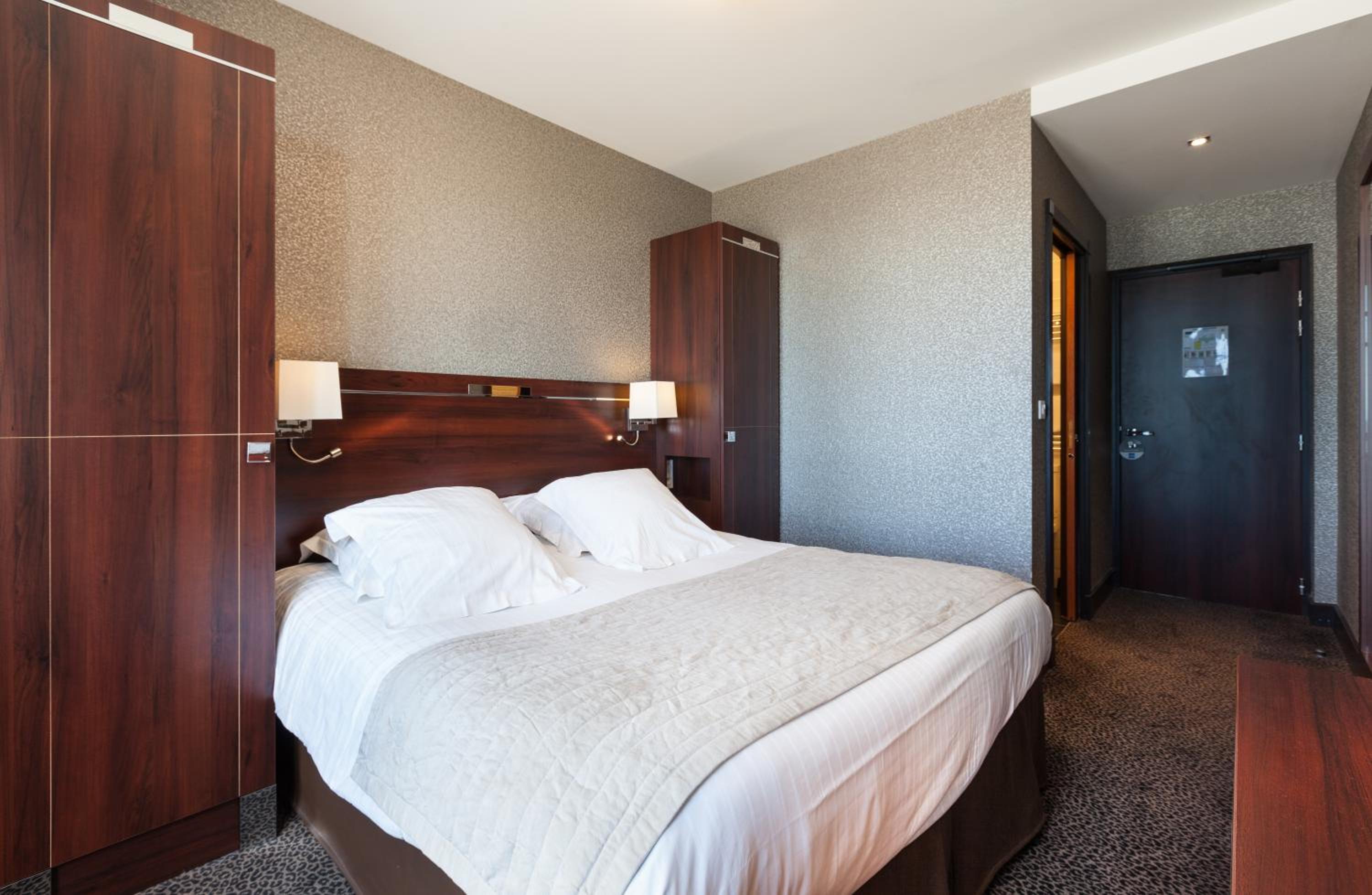 Double Room City-Side