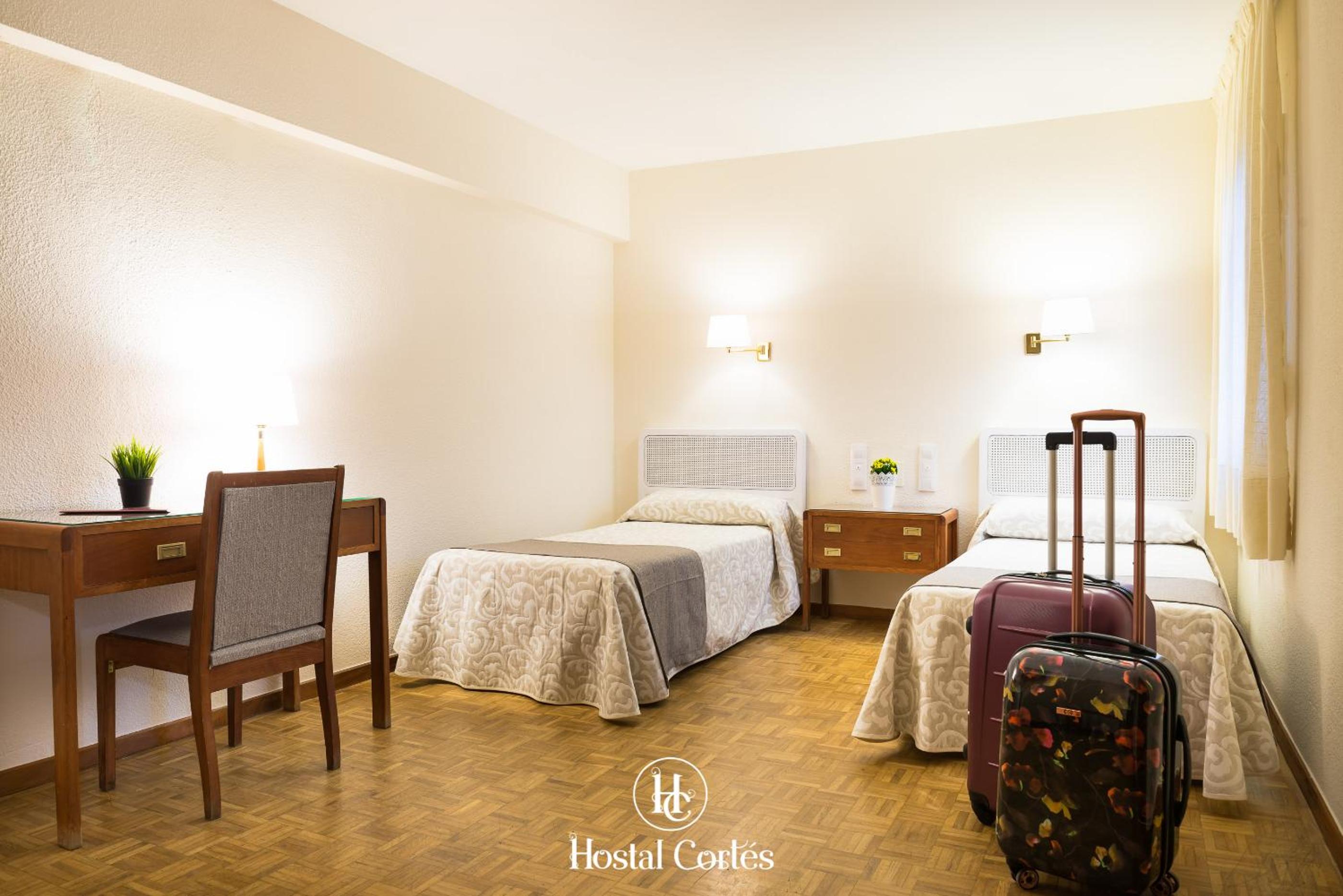 Twin Room - Photo 1