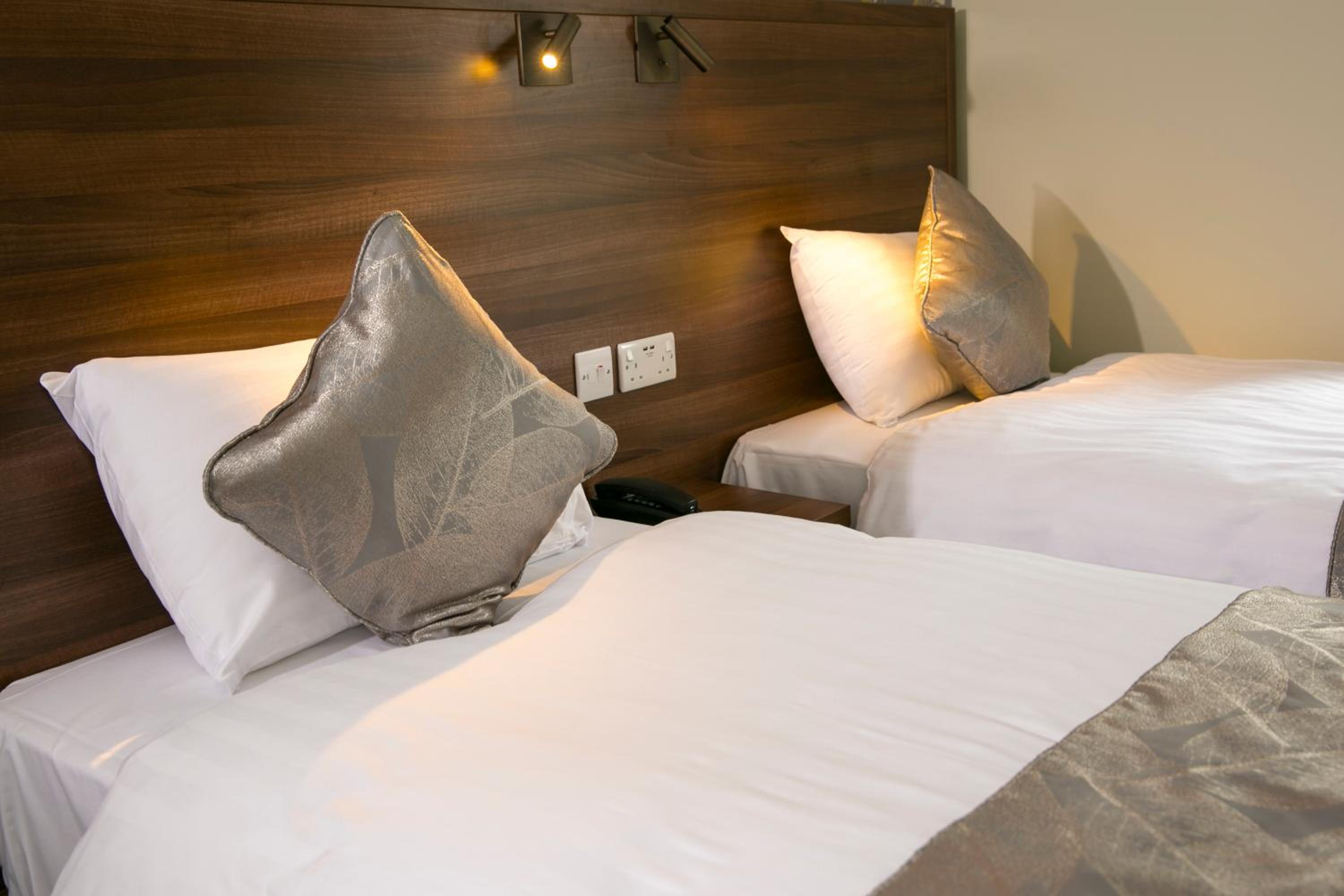 Twin Room - Photo 4