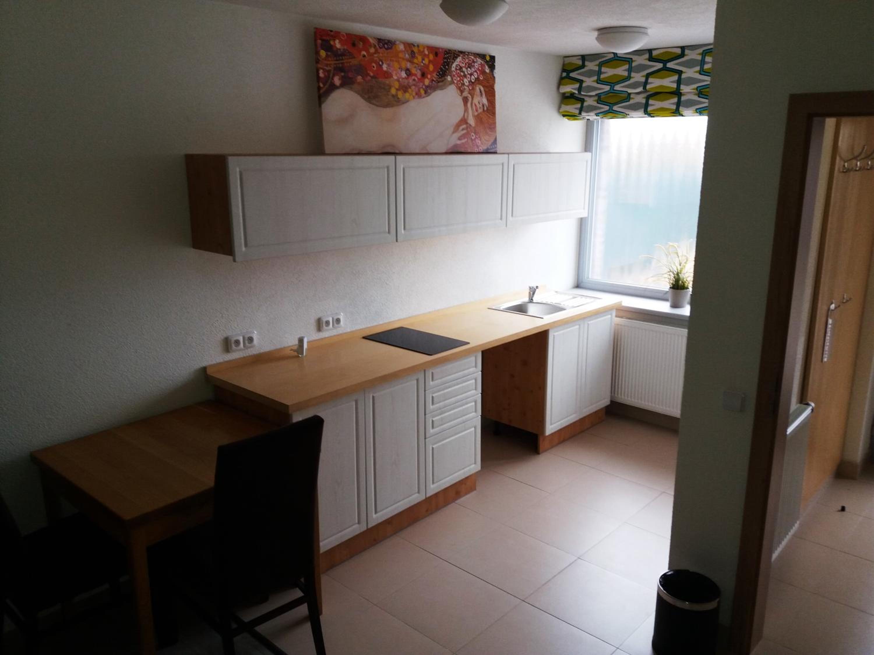 Economy Studio with Kitchen - Photo 5
