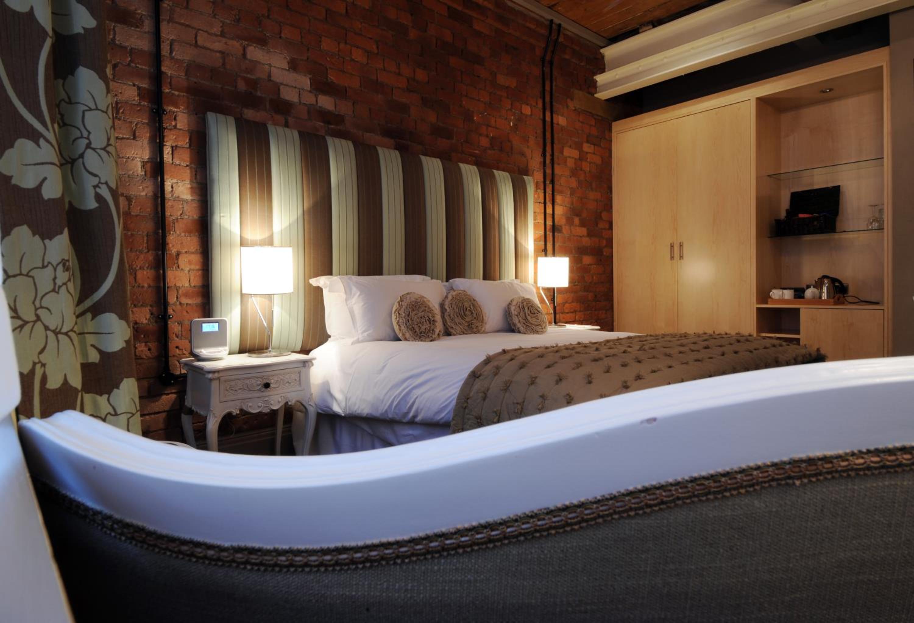 Standard King Room - Photo 2