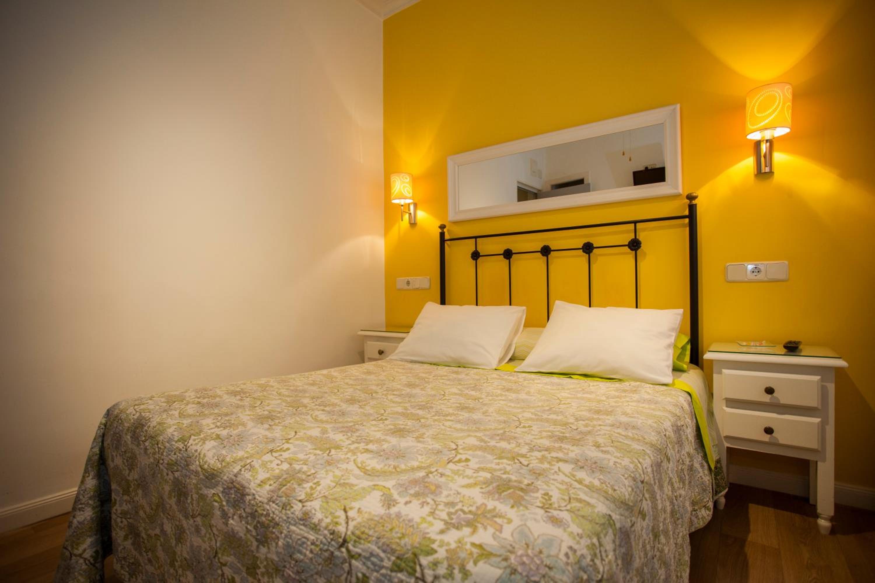 Double Room with Private Bathroom photo 2