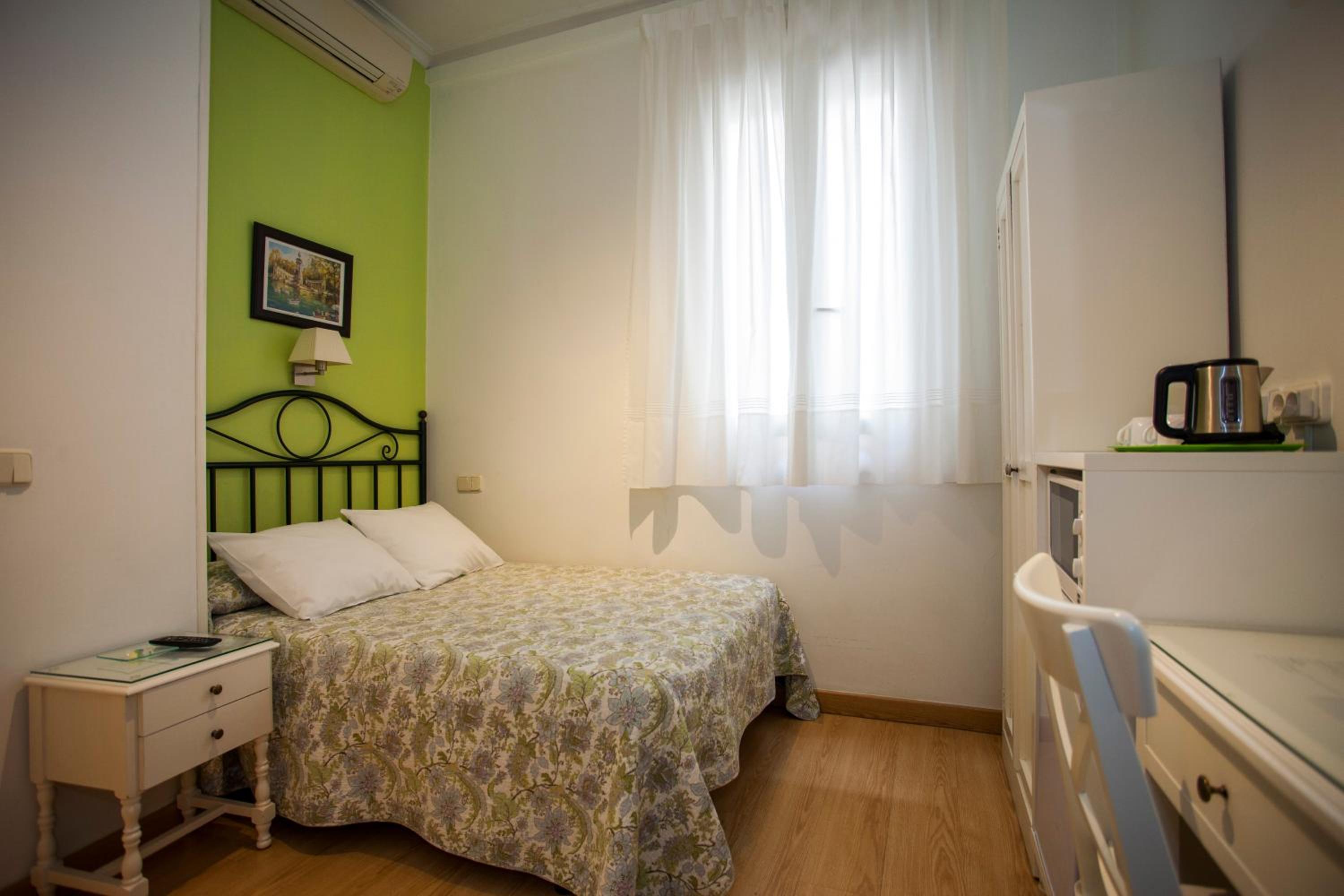 Double Room with Private Bathroom photo 3