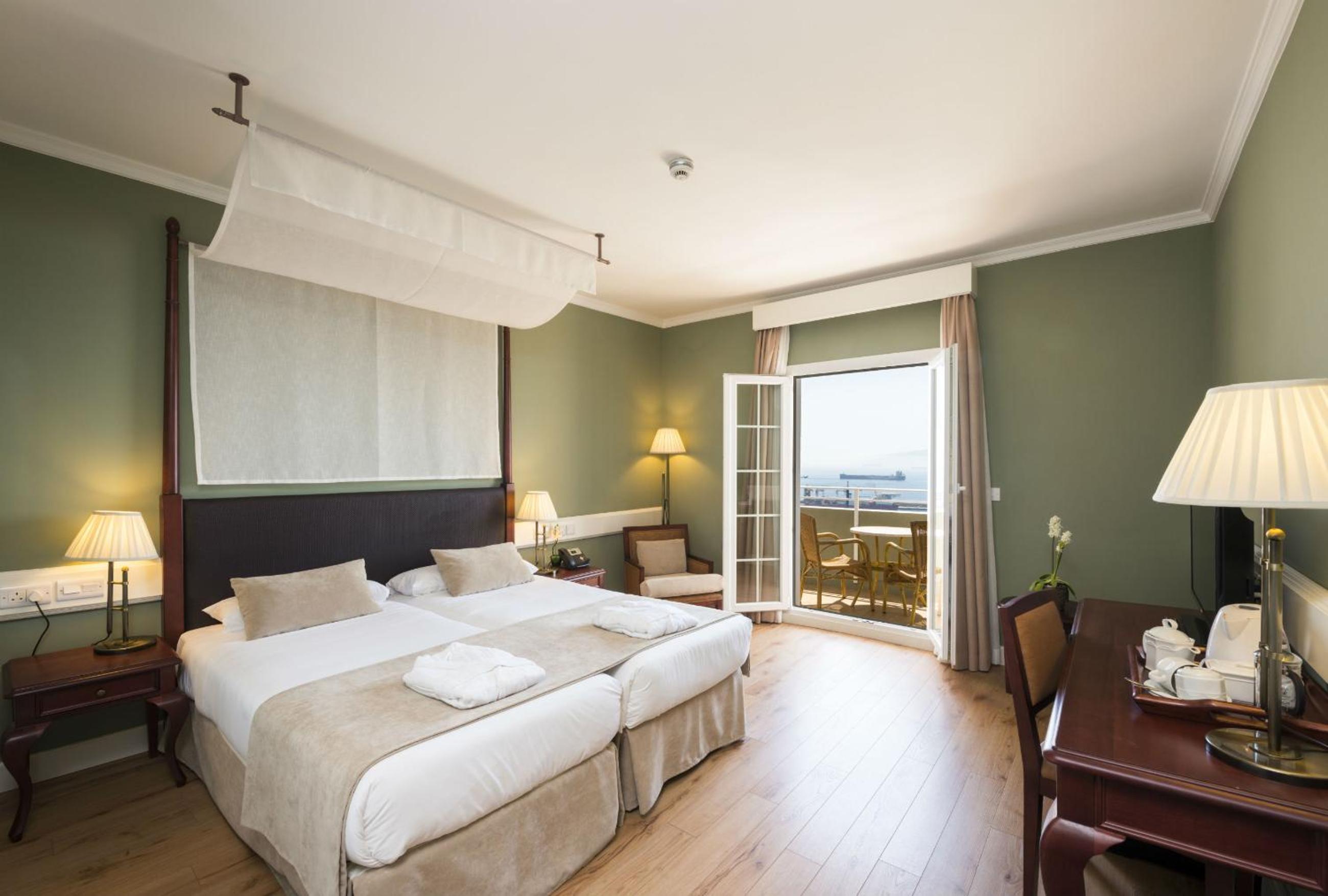 Twin Room, Sea View(2 Twin Beds)