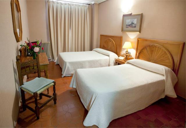 Habitación Doble Deluxe (2 Adultos + 1 Niño)