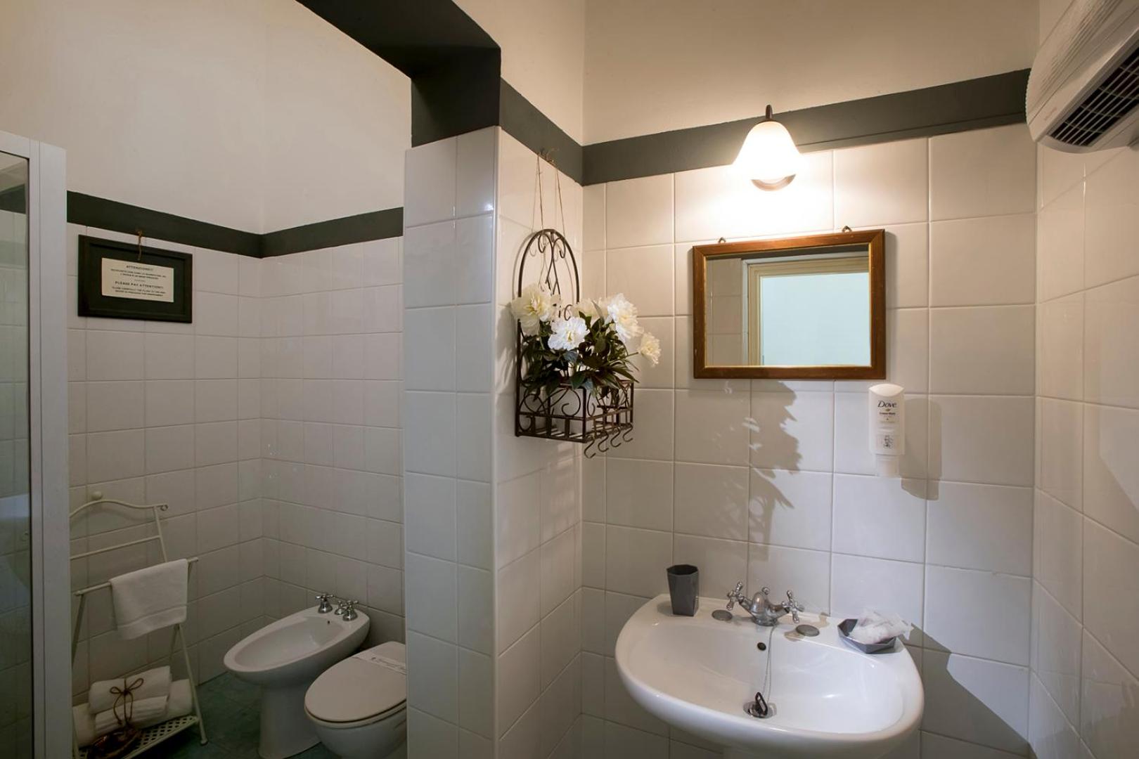 Double or Twin Room photo 3