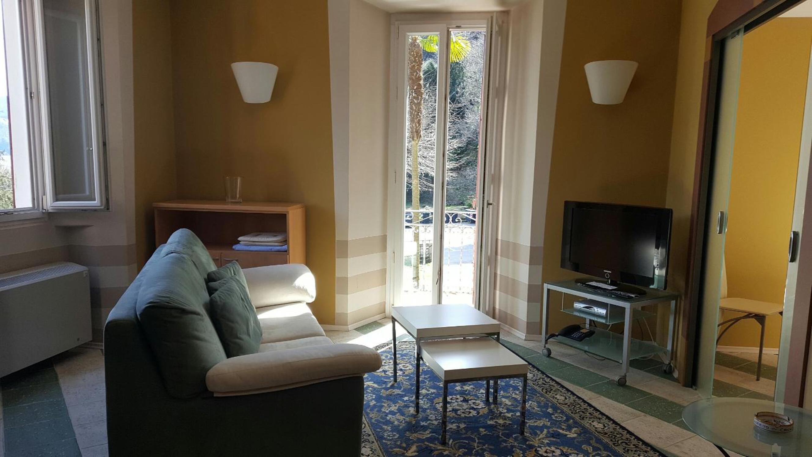 One-Bedroom Apartment - Separate Building - Photo 5