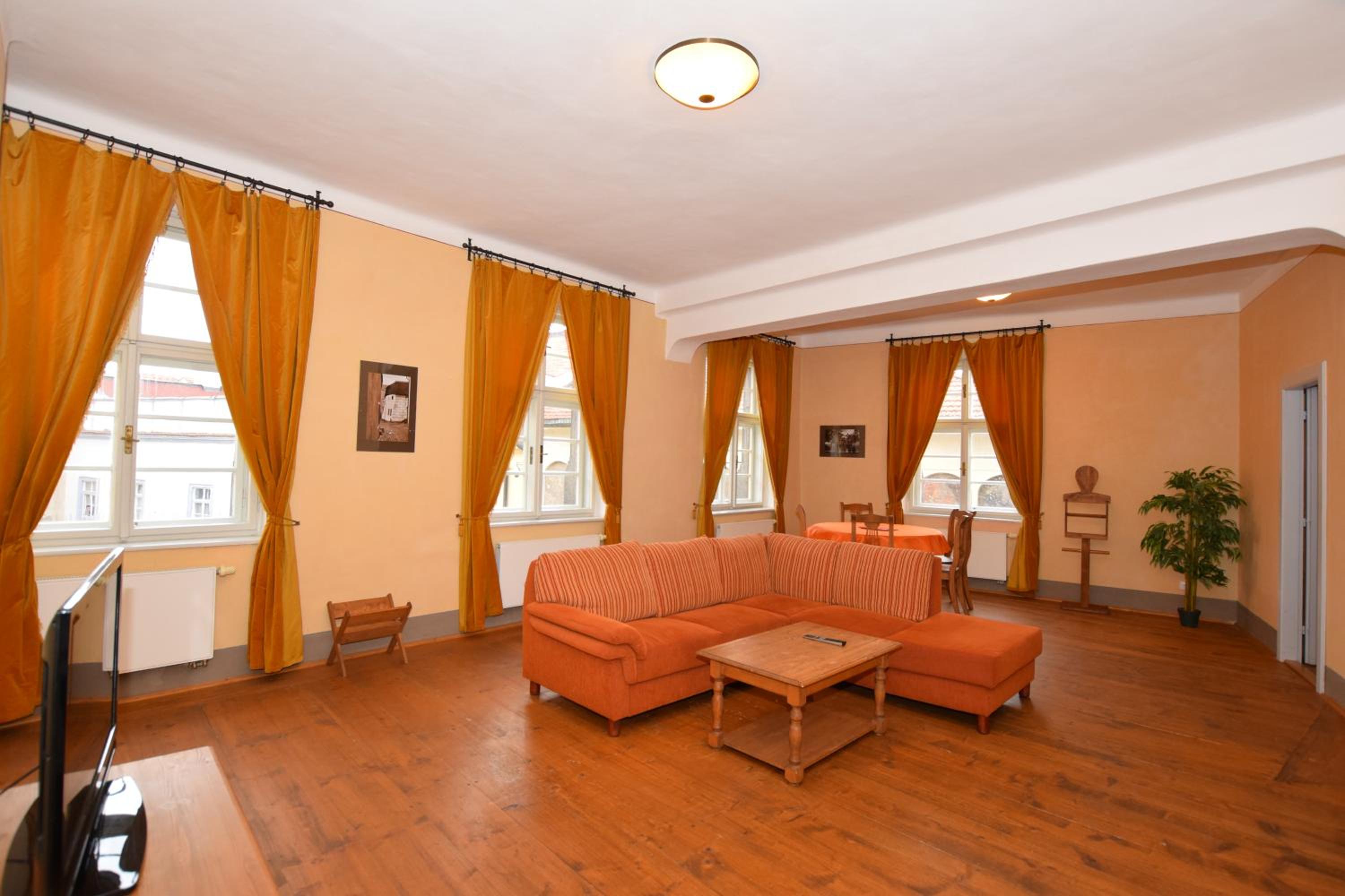 Apartment photo 1