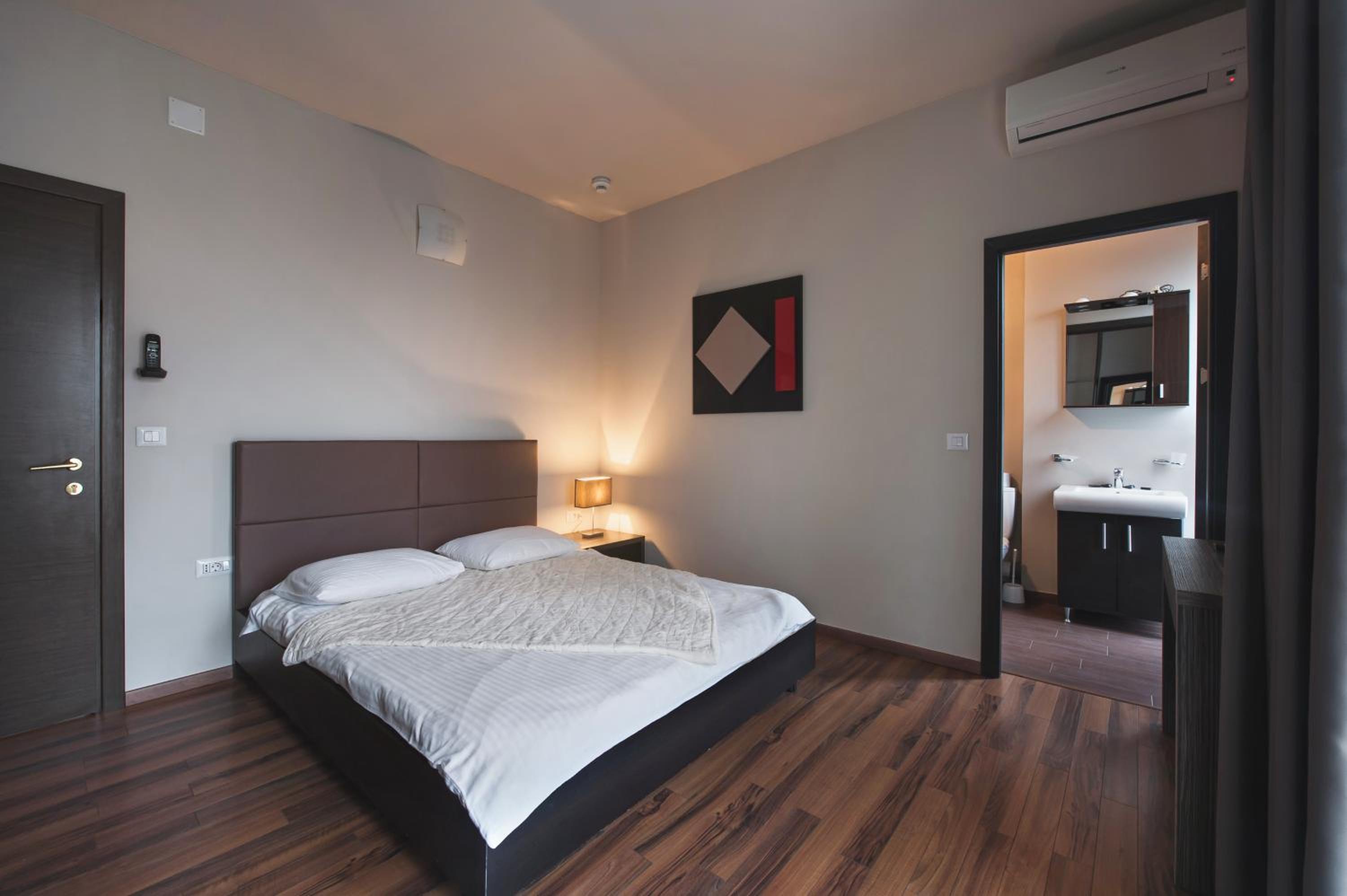 Double Room - Photo 1