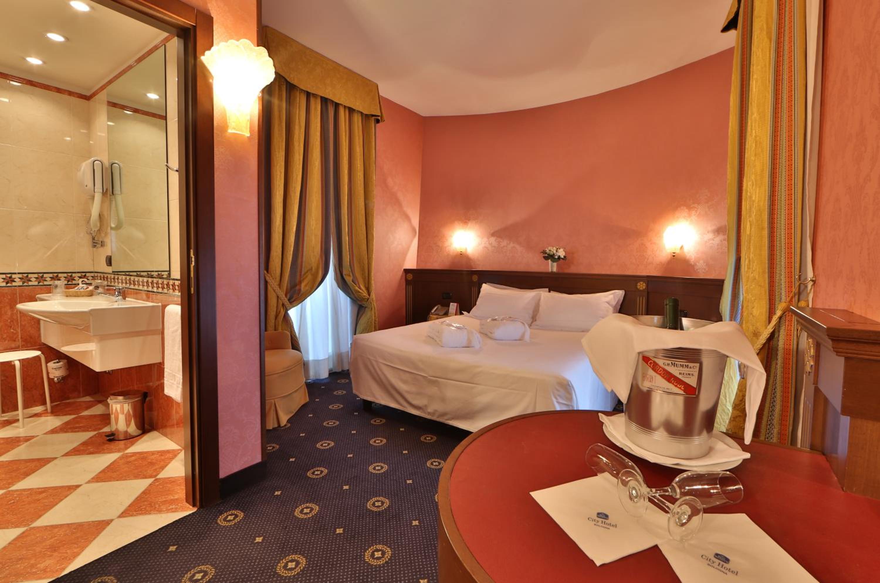 Junior Queen Suite - Photo 4