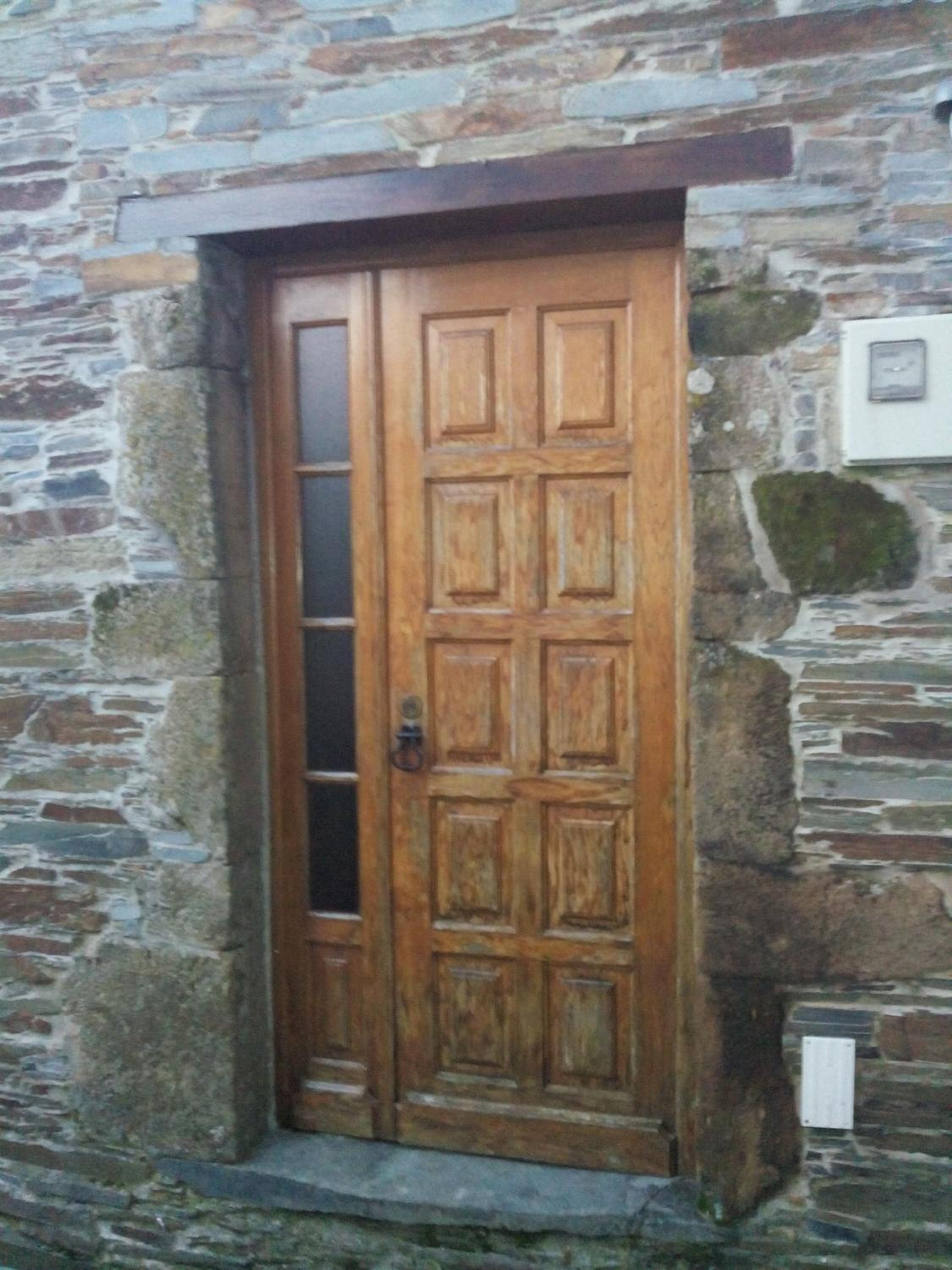 Three-Bedroom House - Photo 25