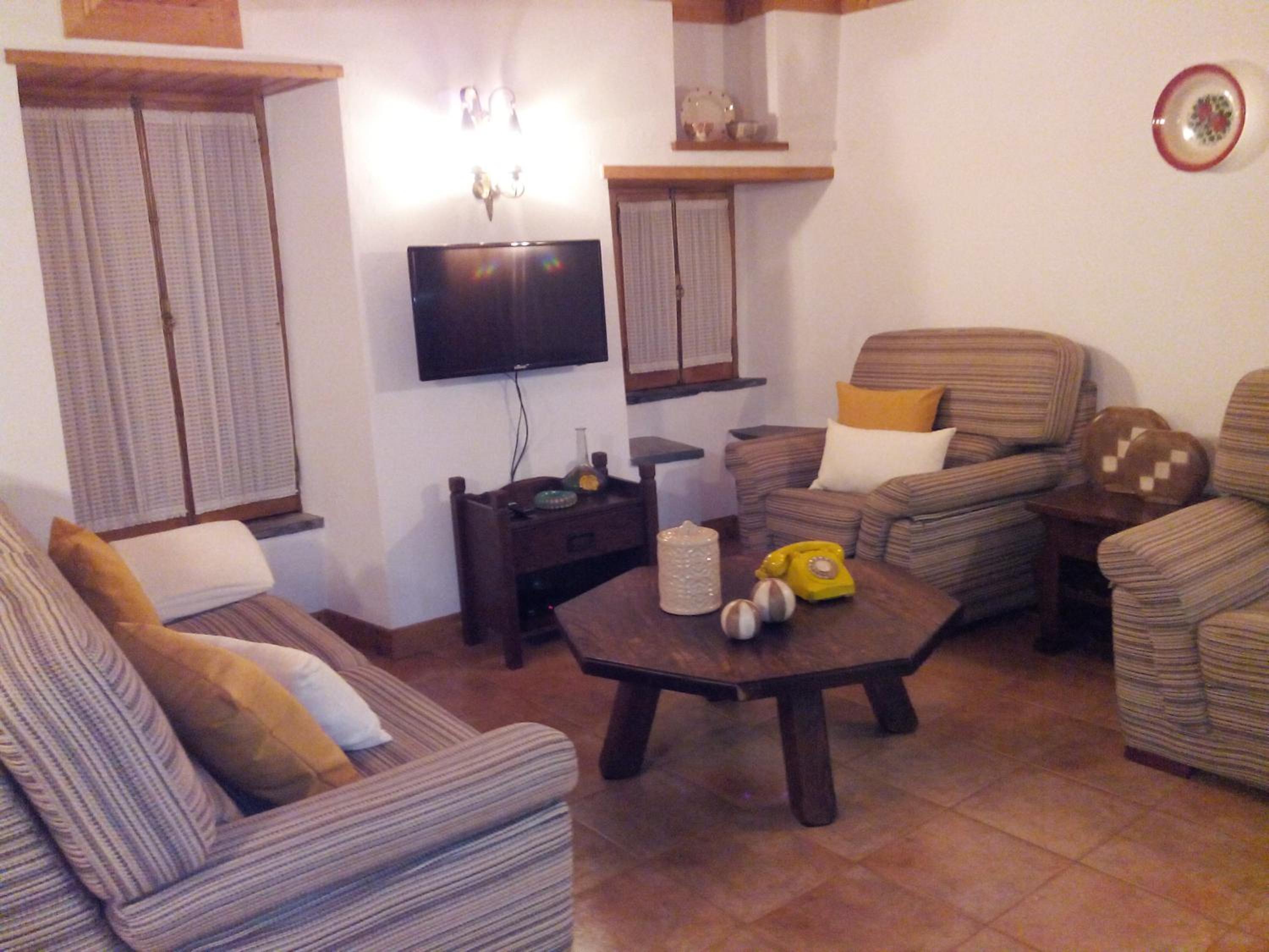 Three-Bedroom House - Photo 77