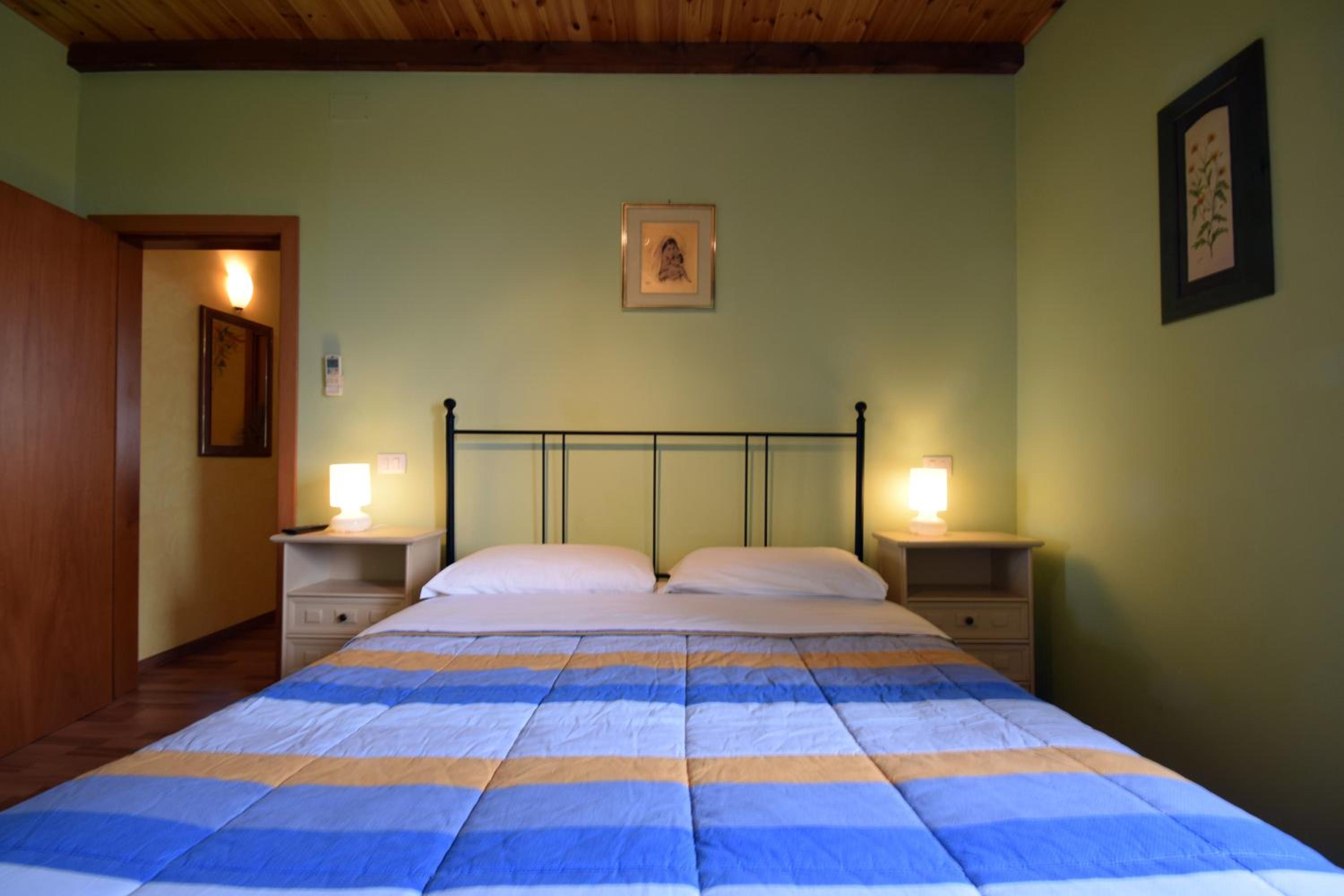 Triple Room with Private Bathroom photo 1