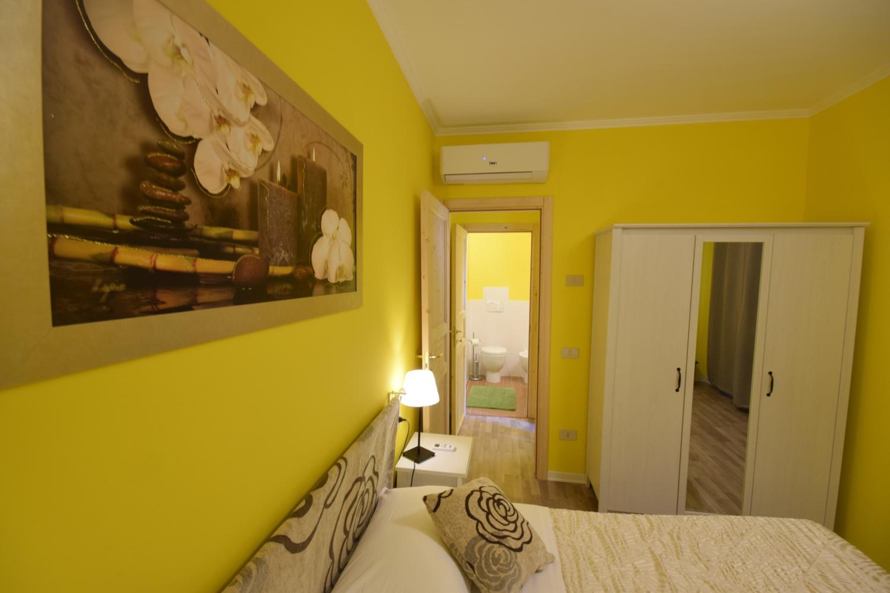 Quadruple Room with Private Bathroom photo 2