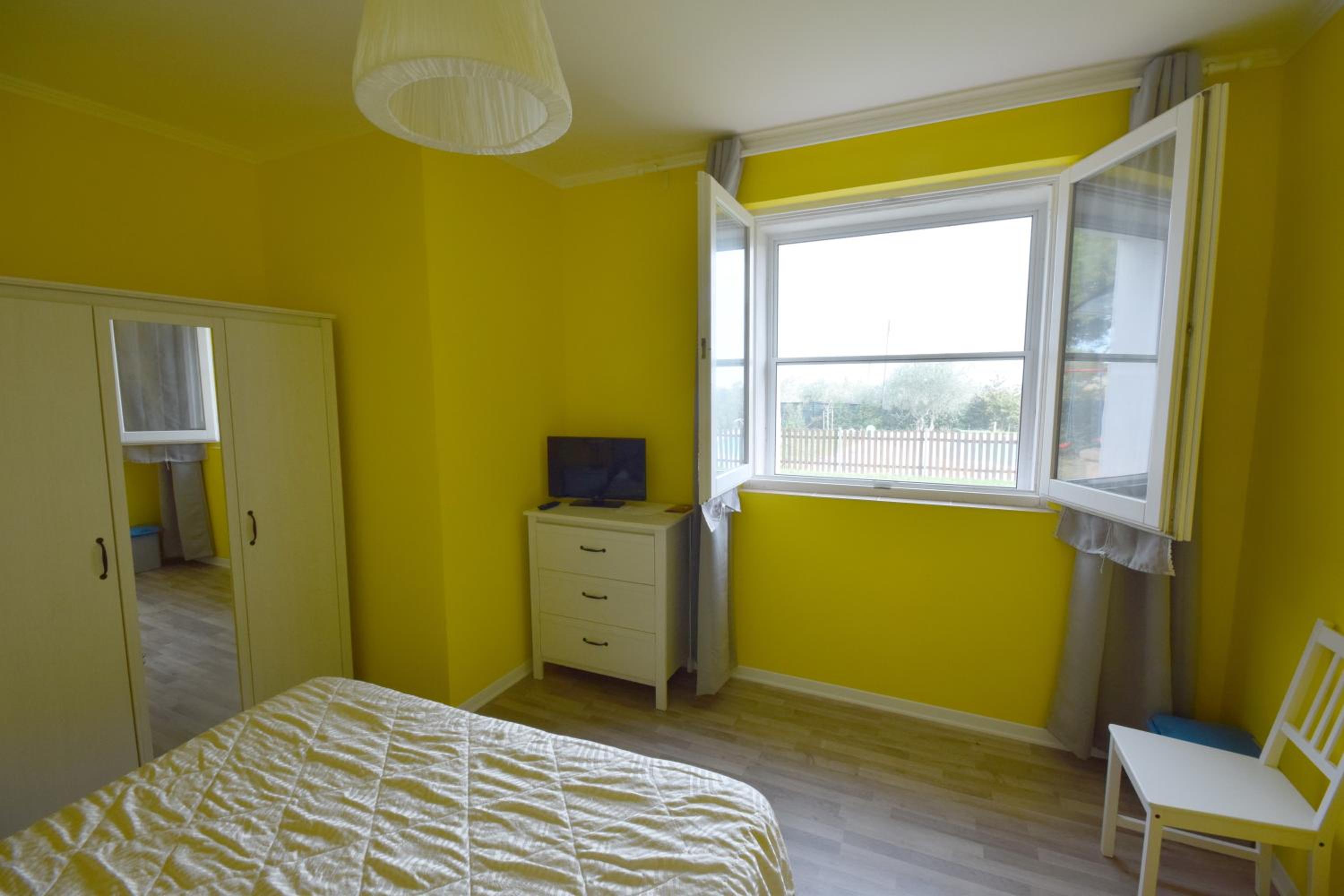 Quadruple Room with Private Bathroom photo 3
