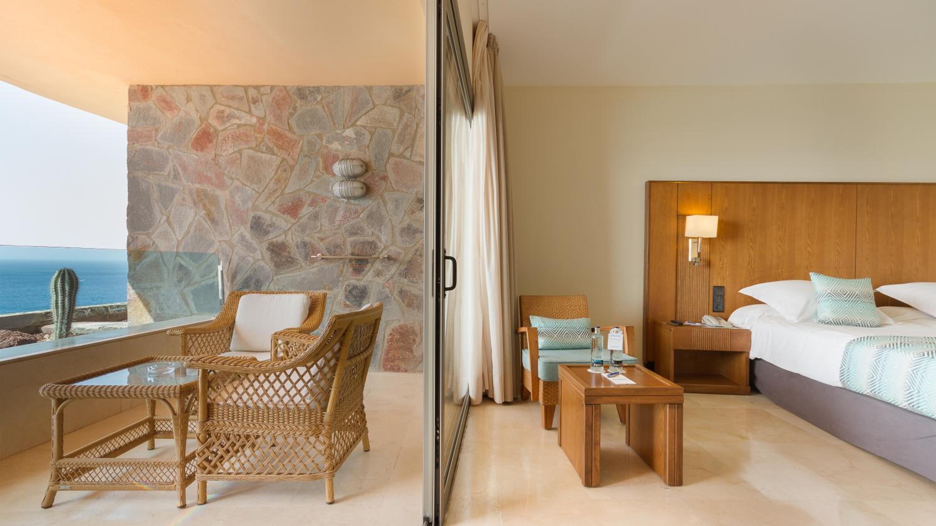  Twin Room with Sea View for Single Use (1 Adult) photo 2