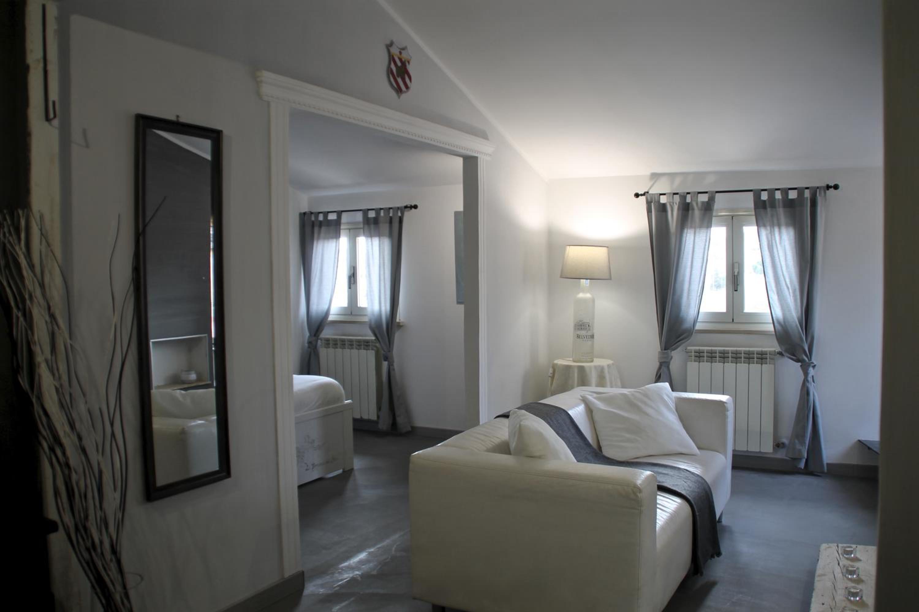 Deluxe Double Room with Bath photo 1