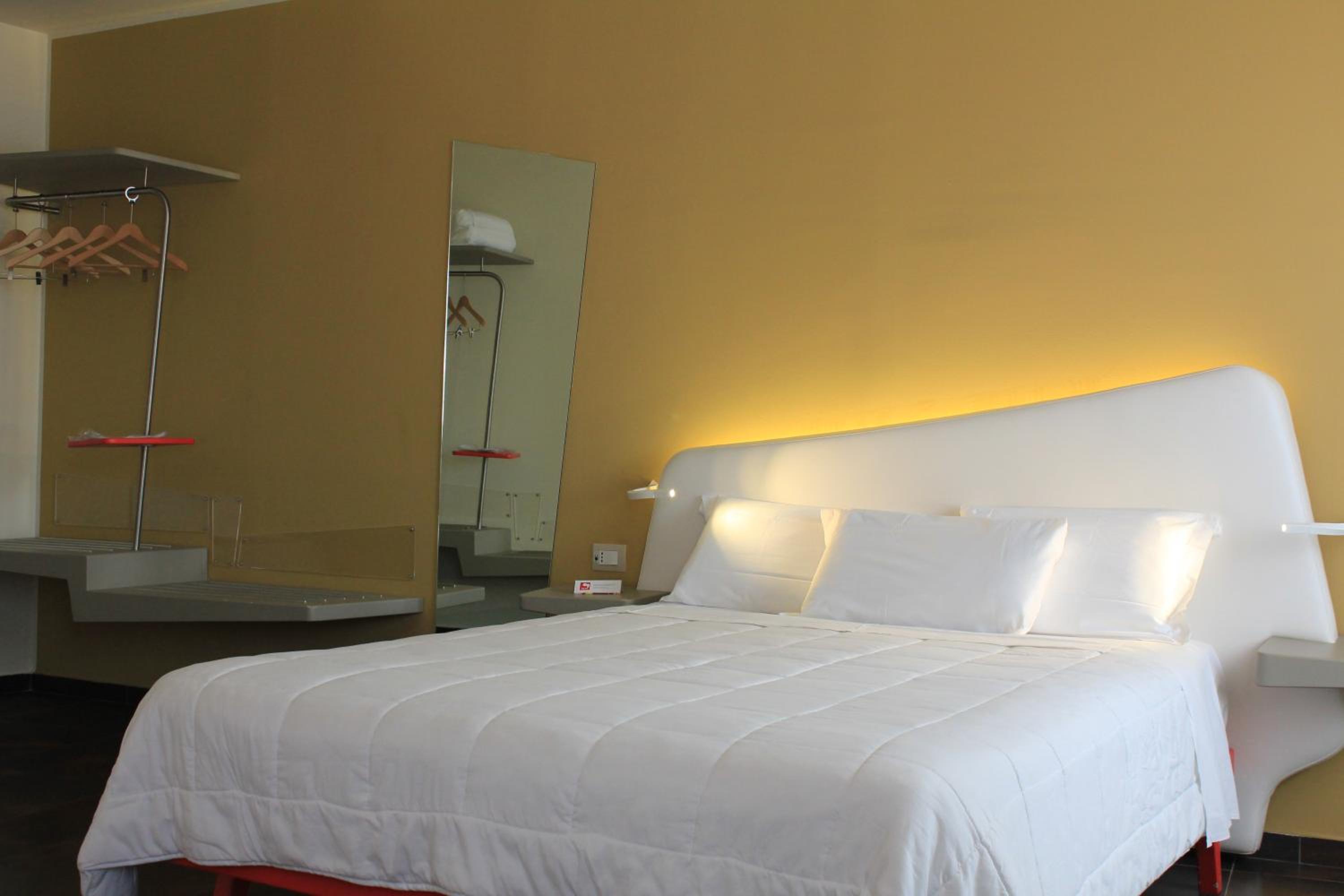 Superior Room with 1 Double Bed - Photo 8