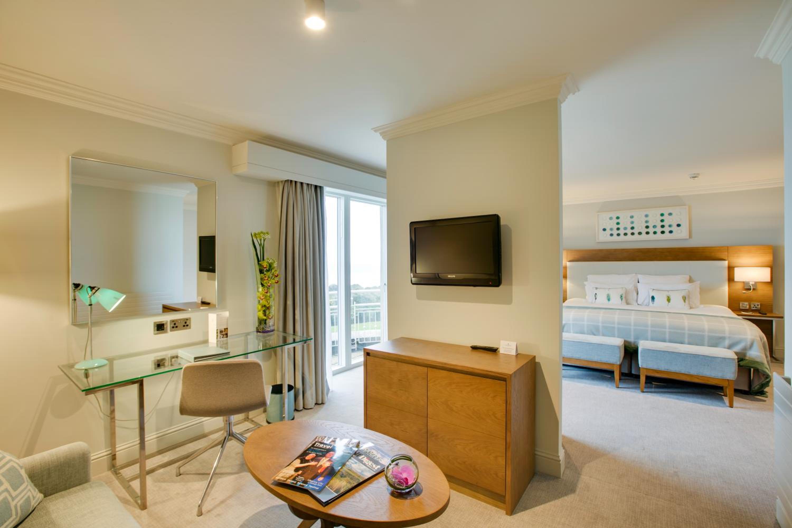 Junior Suite with Sea View thumbnail 5