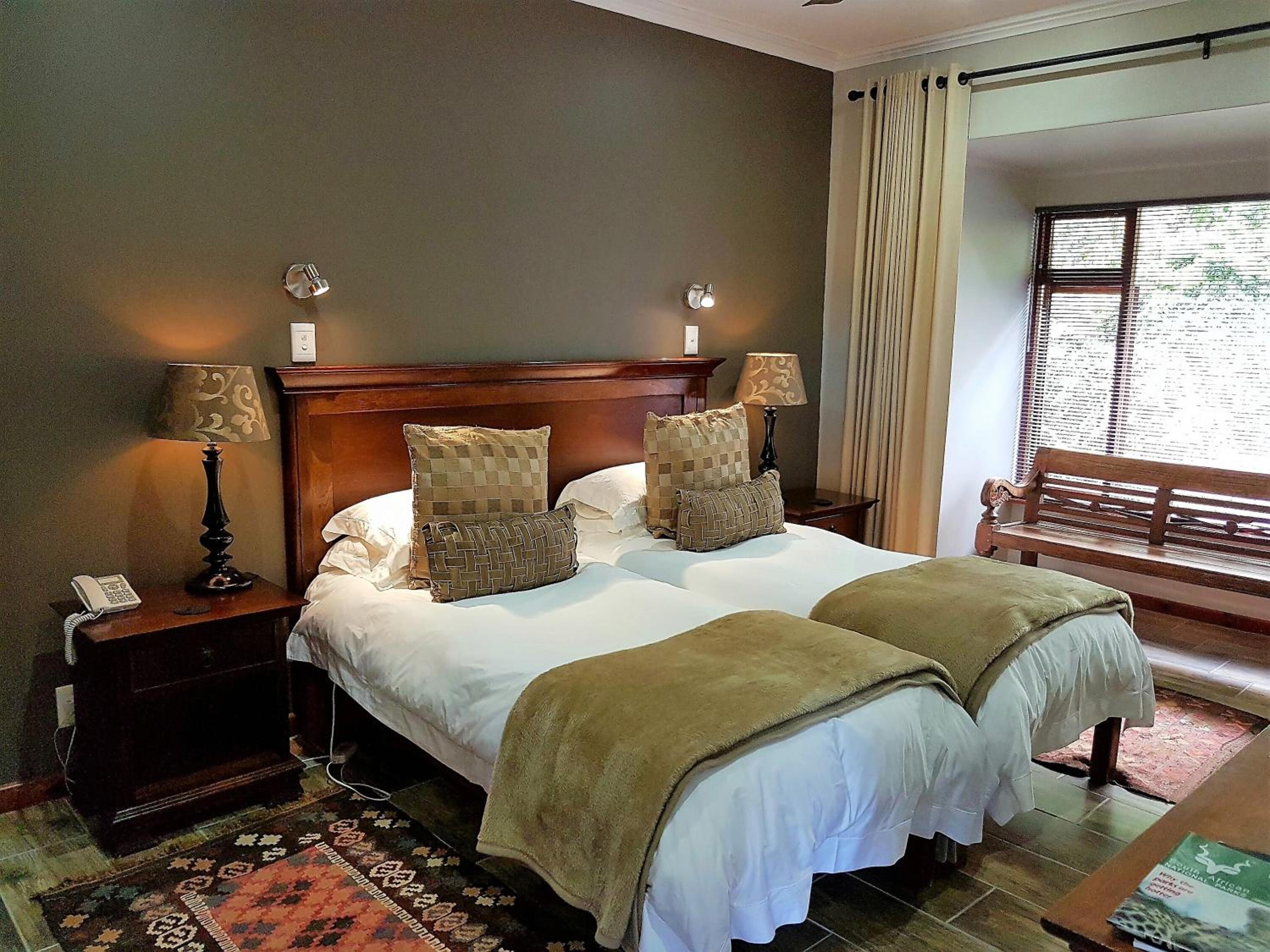  Double or Twin Room with Lagoon View photo 3