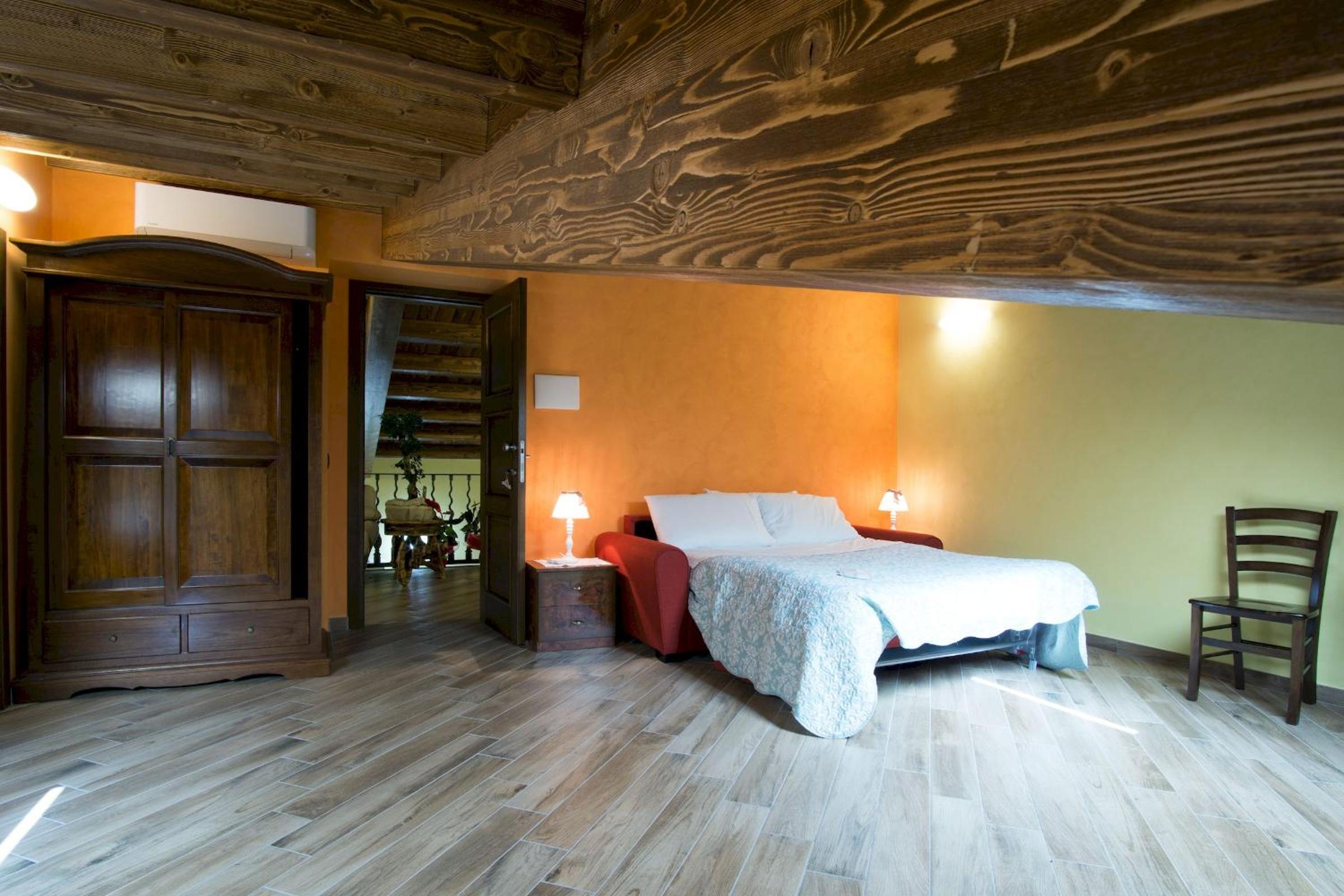 Quadruple Room with Private Bathroom photo 1