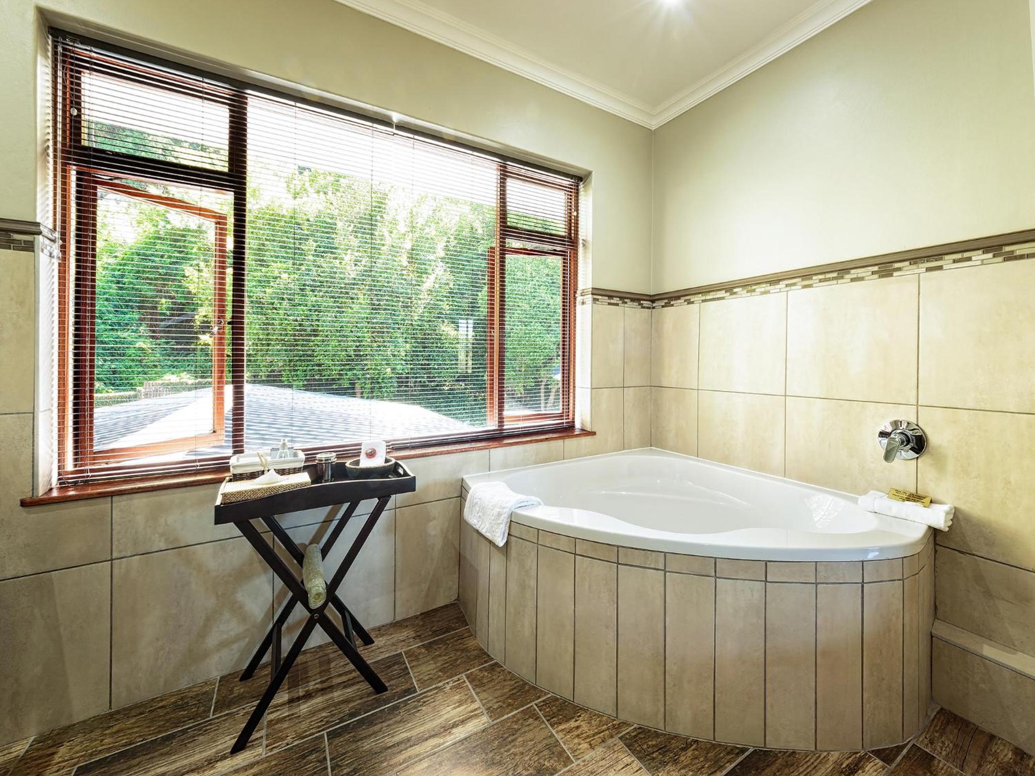 King Room with Lake View photo 3